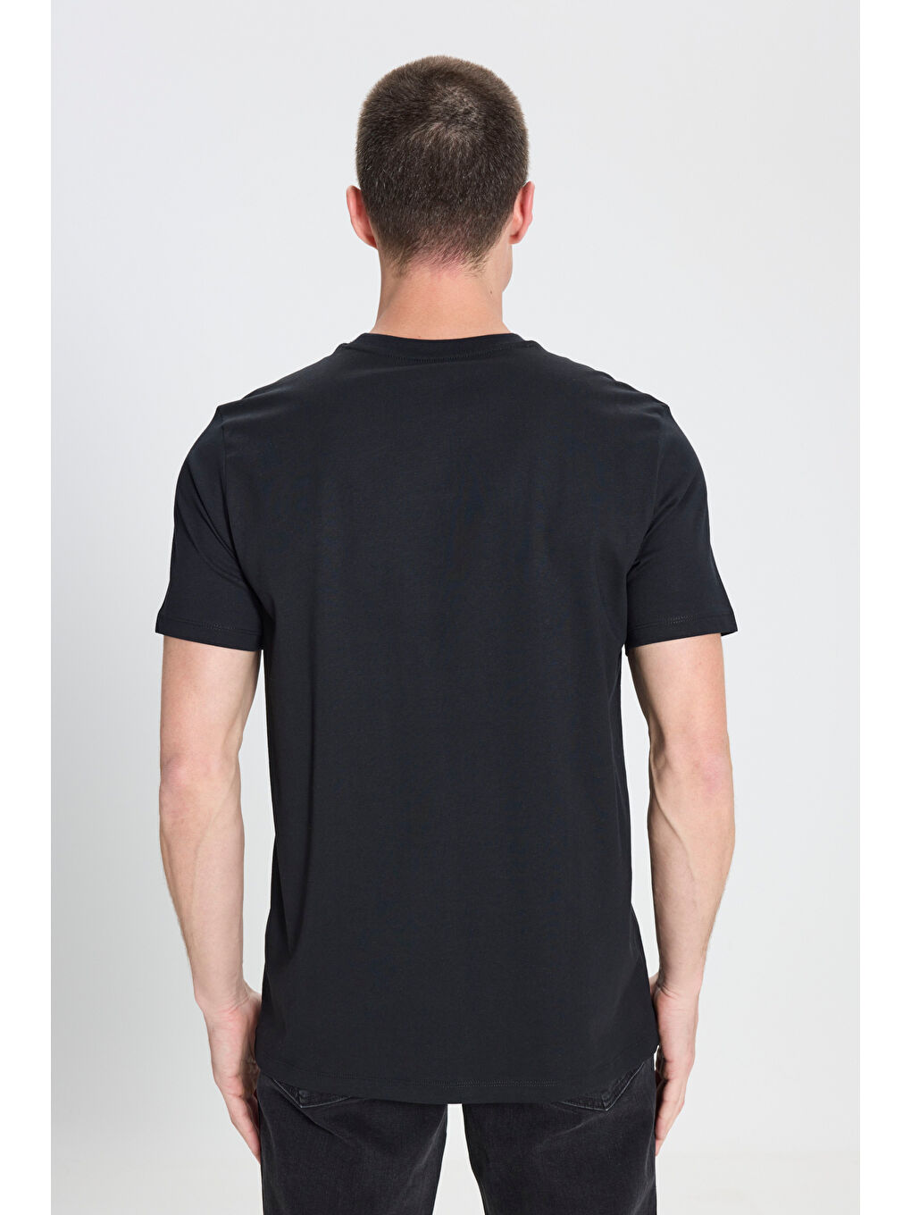 Regular Fit Normal Kesim Bisiklet Yaka %100 Pamuk Siyah Tişört-4