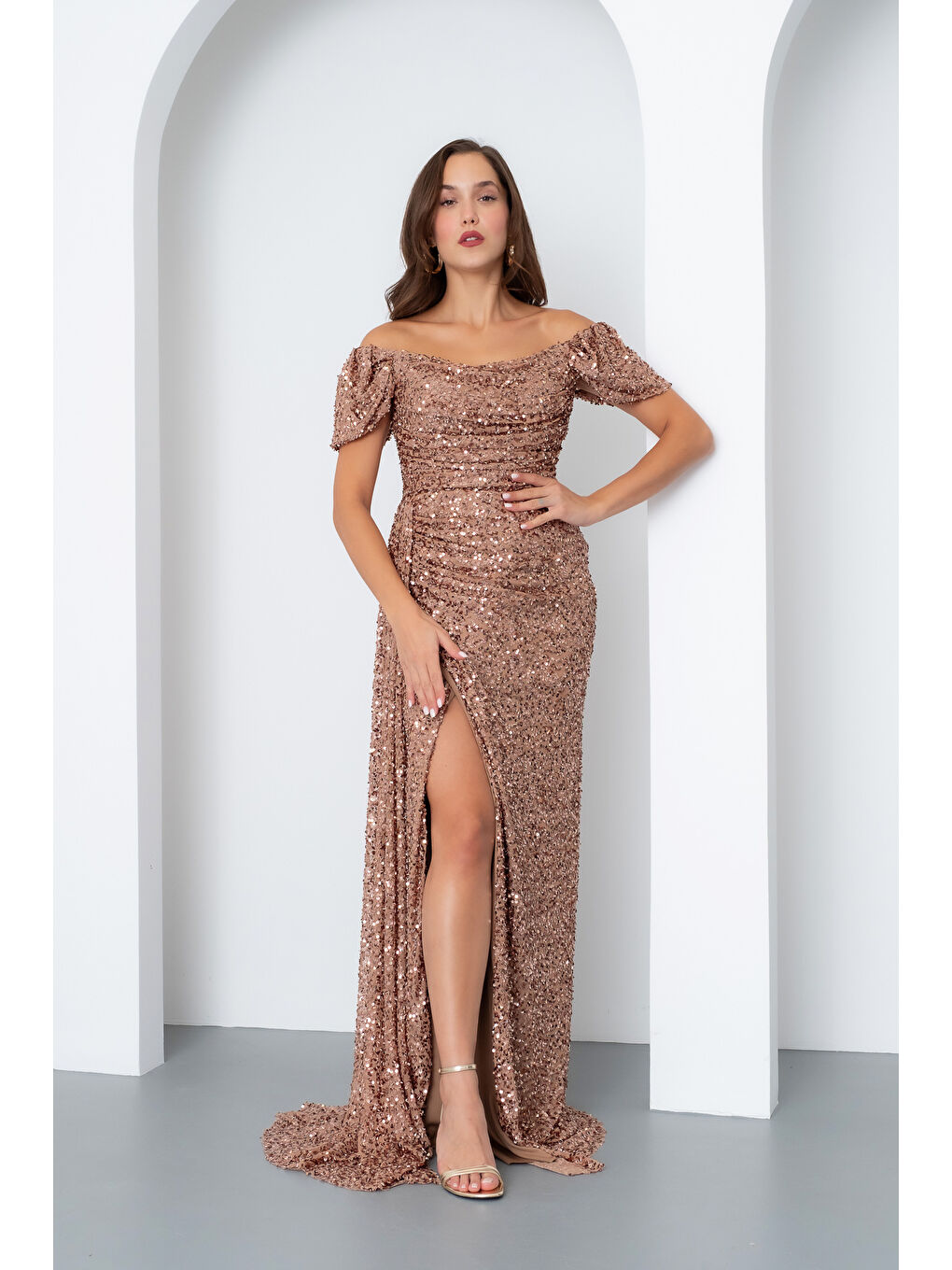 Sarı Kadın Gold Pul Payet İşlemeli Uzun Abiye Elbise-1