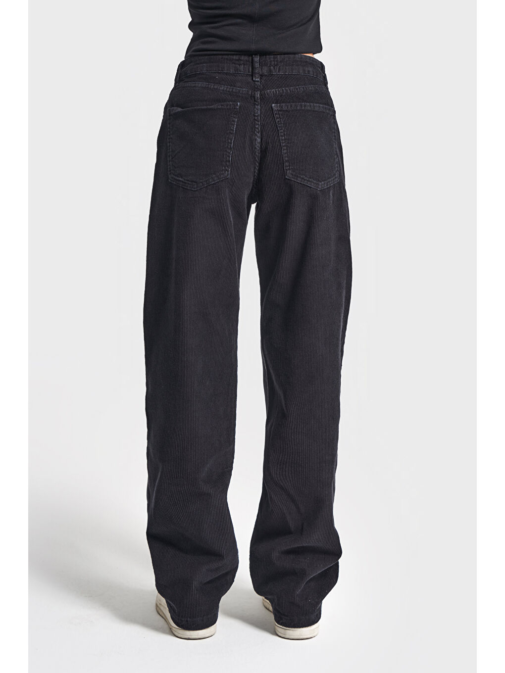 Kadın Taşlanmış Siyah Renk 2w5-1 Loose Fit Kadife Denim Parçalı Tasarım Denim Jean-3