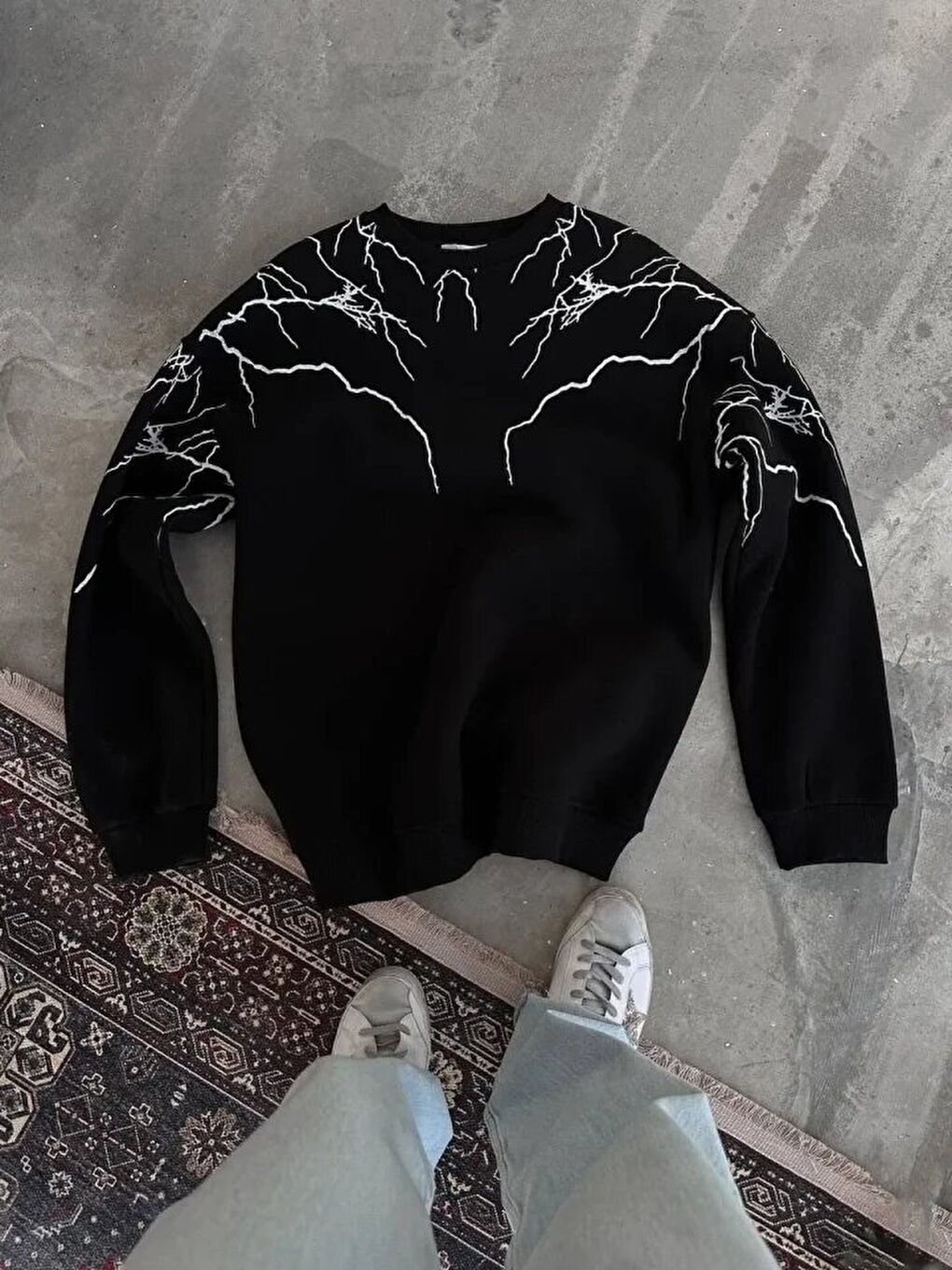 Yıldırım Baskılı Bisiklet Yaka SweatShirt - Siyah-1