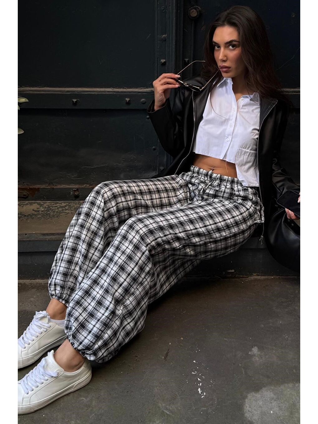 Beyaz Ekose Desenli Yüksek Bel Balon Fit Kadın Pantolon Mg2726-5