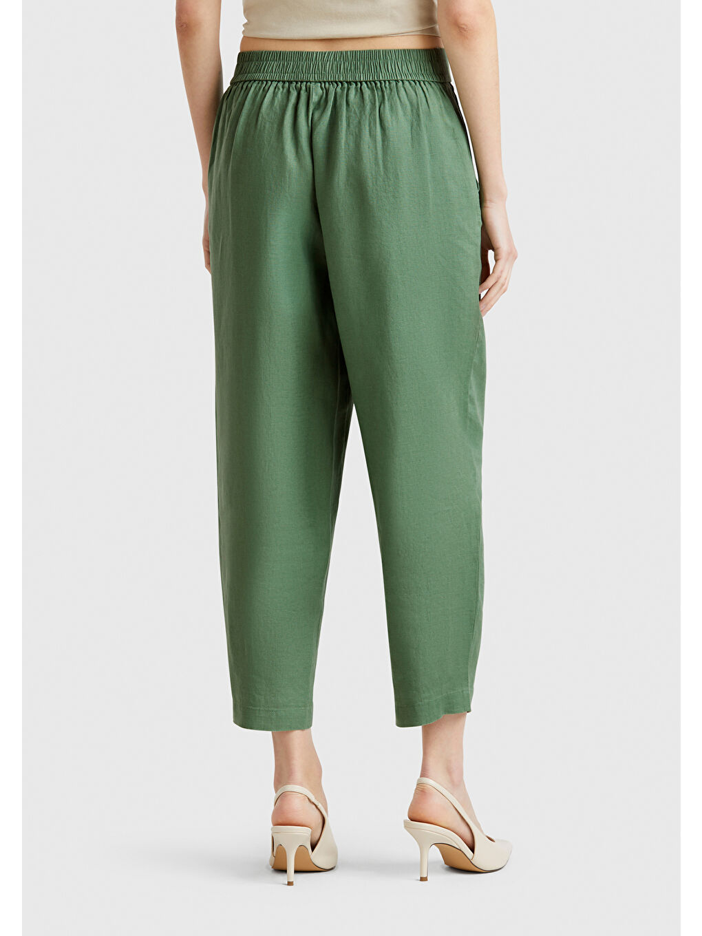 Kadın Açık Yeşil %100 Keten Arka Beli Lastikli Paçası Dar Relax Fit Pantolon-2