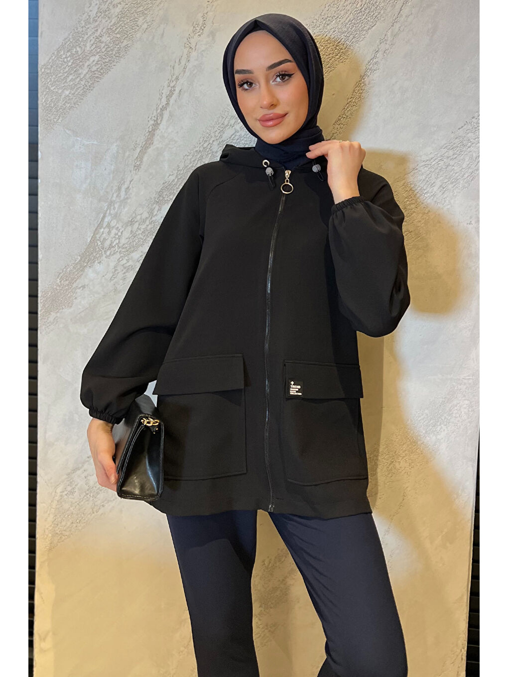 Siyah Kadın Çift Cepli Kapüşonlu Tesettür Spor Ceket