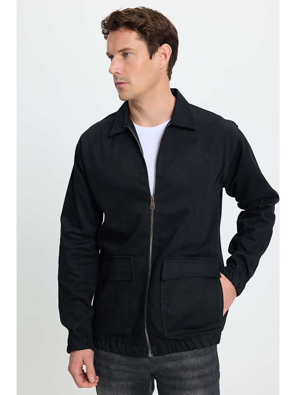 Erkek Relax Fit Rahat Kesim Çift Cep Kapaklı Fermuarlı Beli Lastikli Düz Siyah Ceket-5