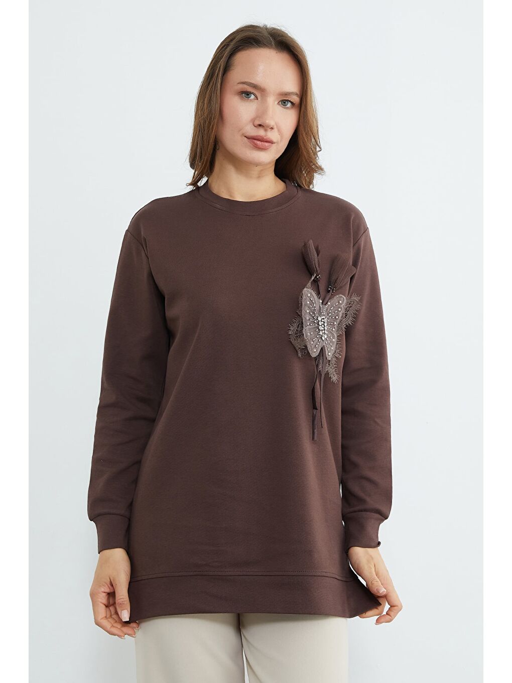 Kahverengi Kelebek Nakışlı Taşlı Bisiklet Yaka Tunik