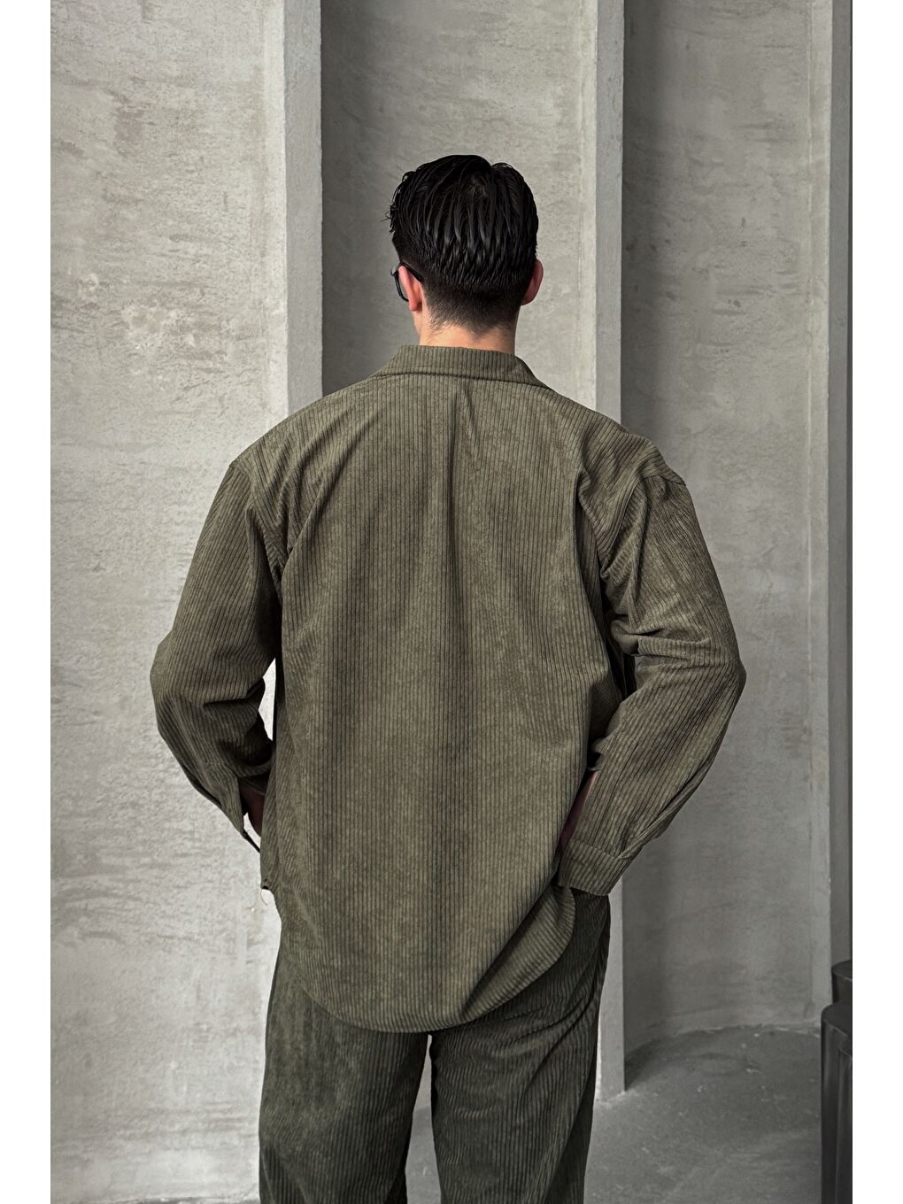 Haki Erkek Oversize Kesim Kadife Gömlek-4