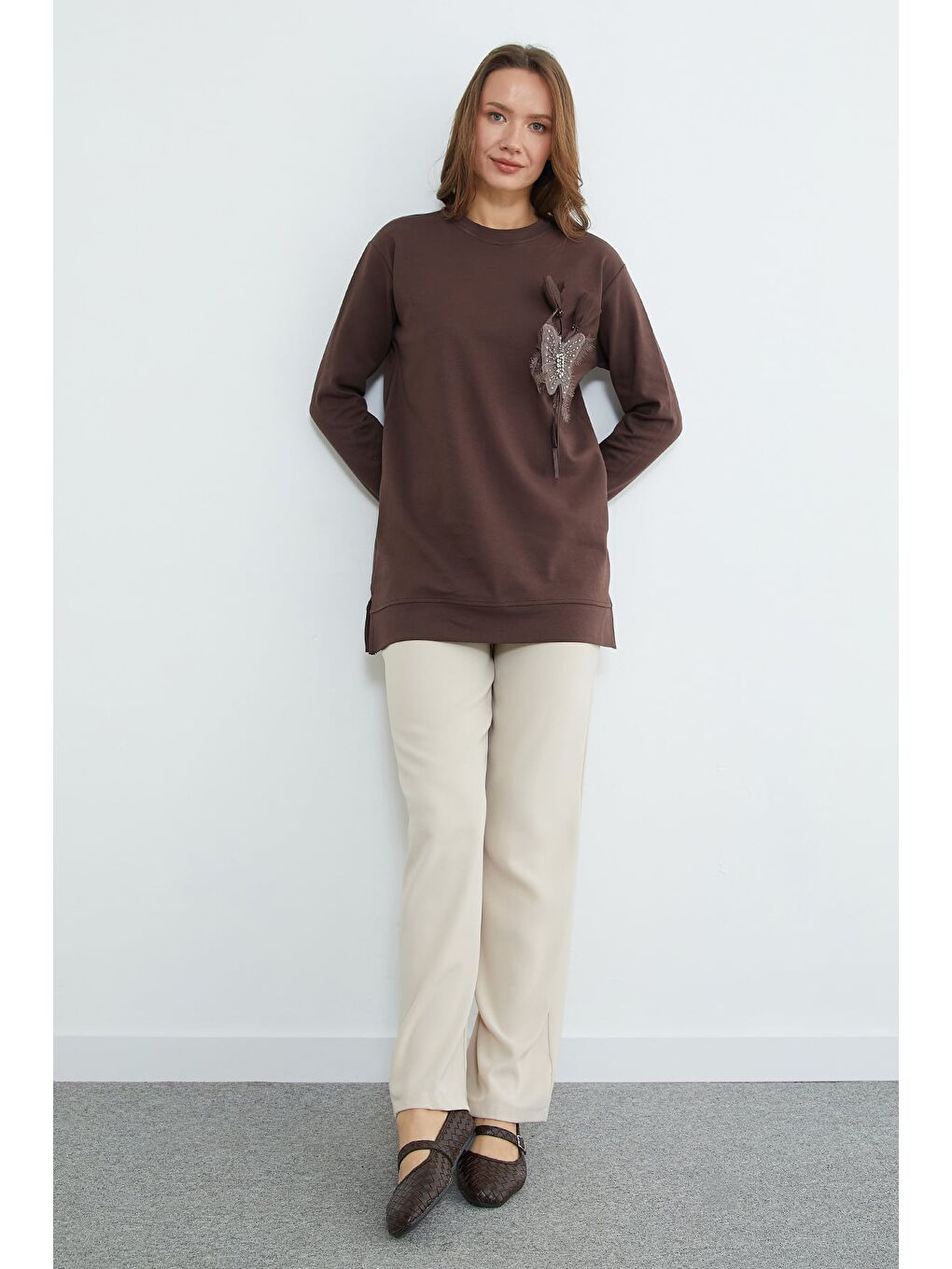 Kahverengi Kelebek Nakışlı Taşlı Bisiklet Yaka Tunik-3