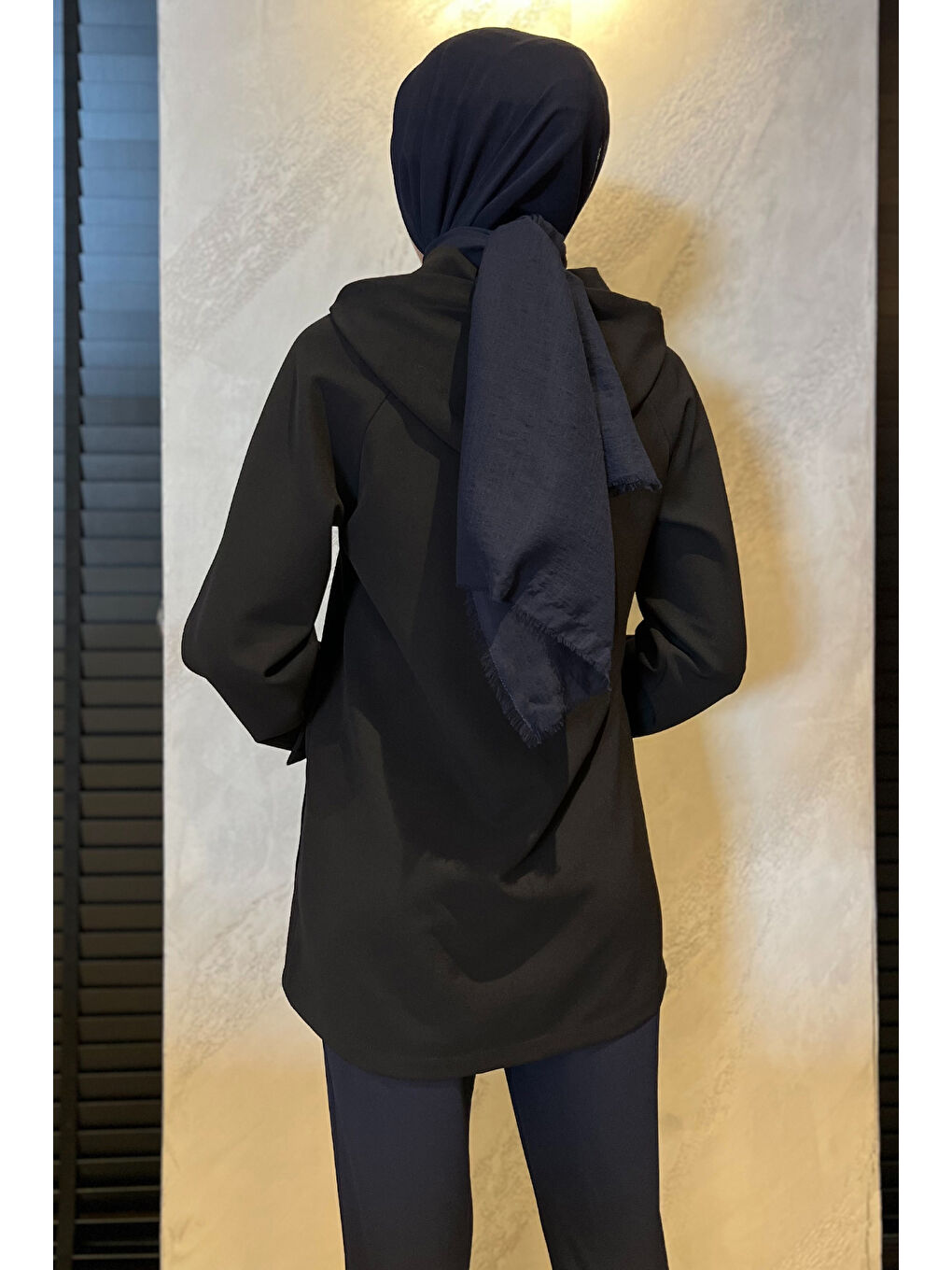 Siyah Kadın Çift Cepli Kapüşonlu Tesettür Spor Ceket-7