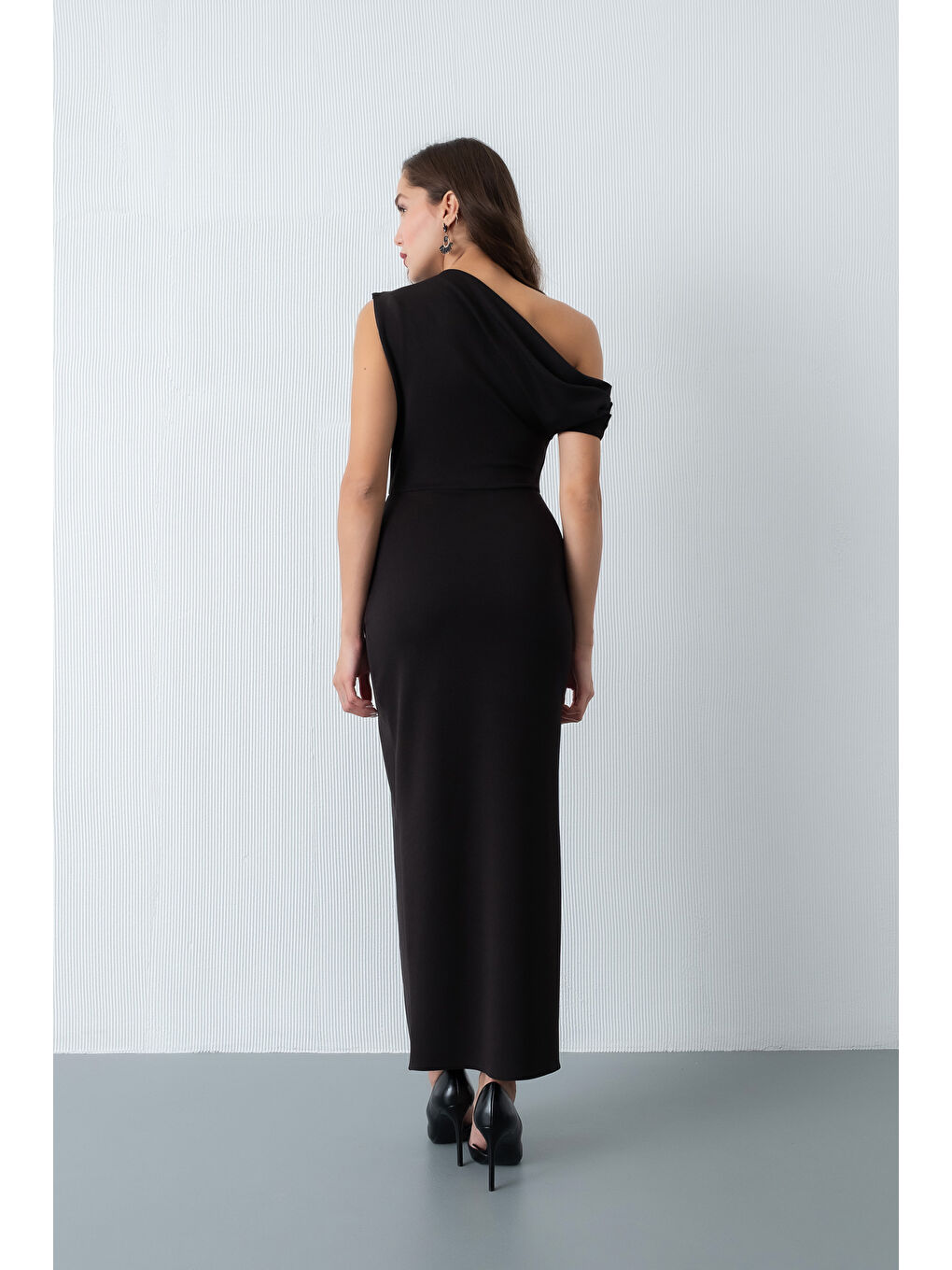 Kadın Siyah Omuz Dekolteli Midi Davet Elbisesi-4