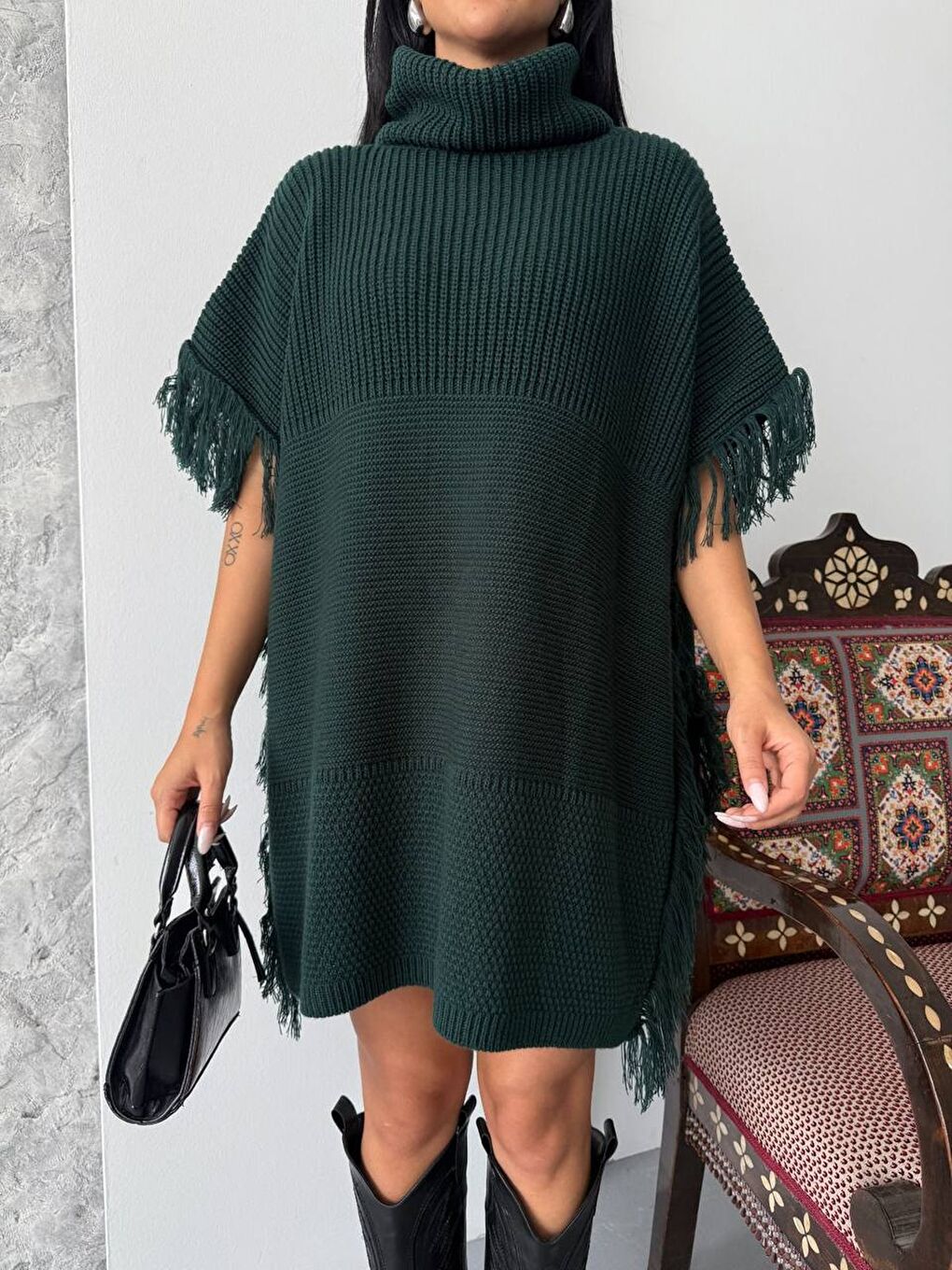 Püskül Detay Yeşil Triko Panço-1