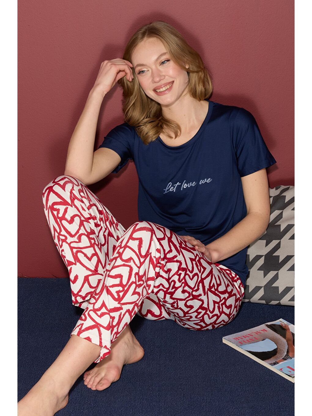 Lacivert Çizgili Kalpli Bisiklet Yaka Pijama Takımı-2