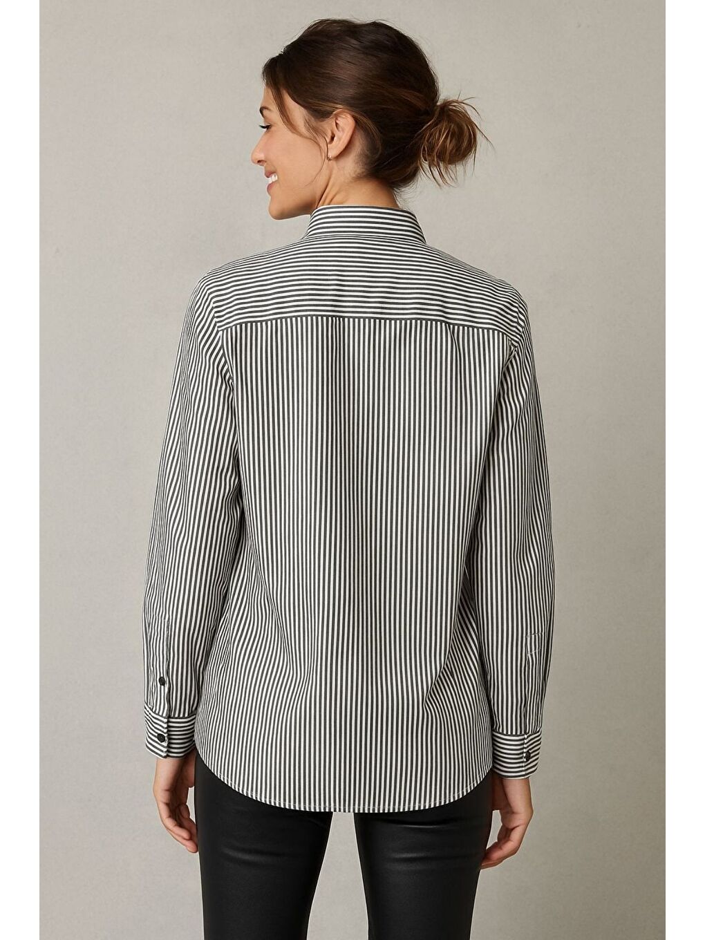 Kadın Siyah Çizgili Kalp Baskılı Gömlek-1