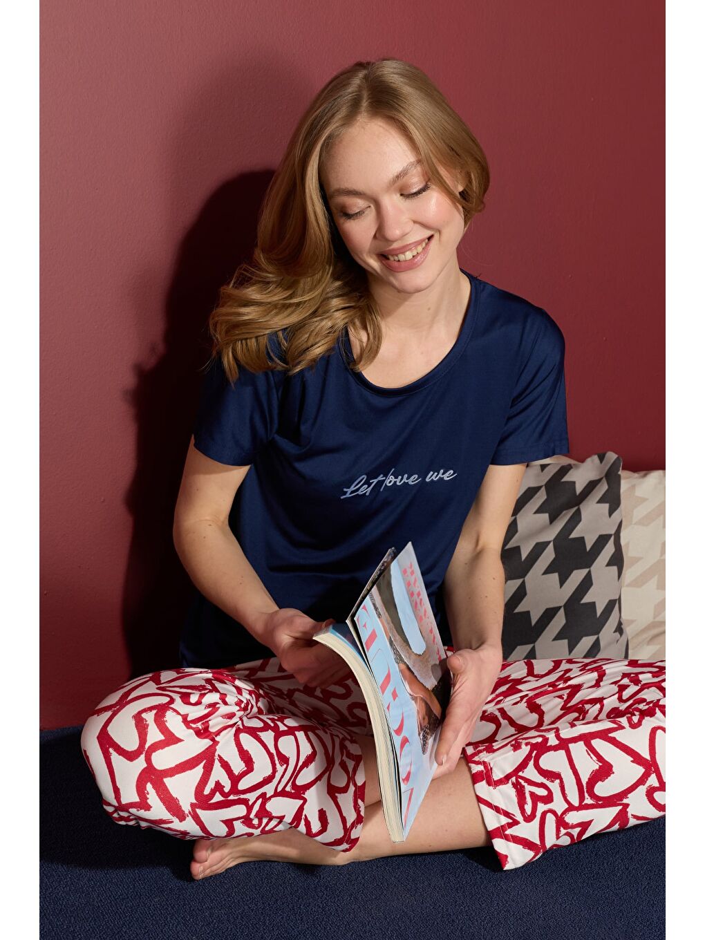 Lacivert Çizgili Kalpli Bisiklet Yaka Pijama Takımı-3