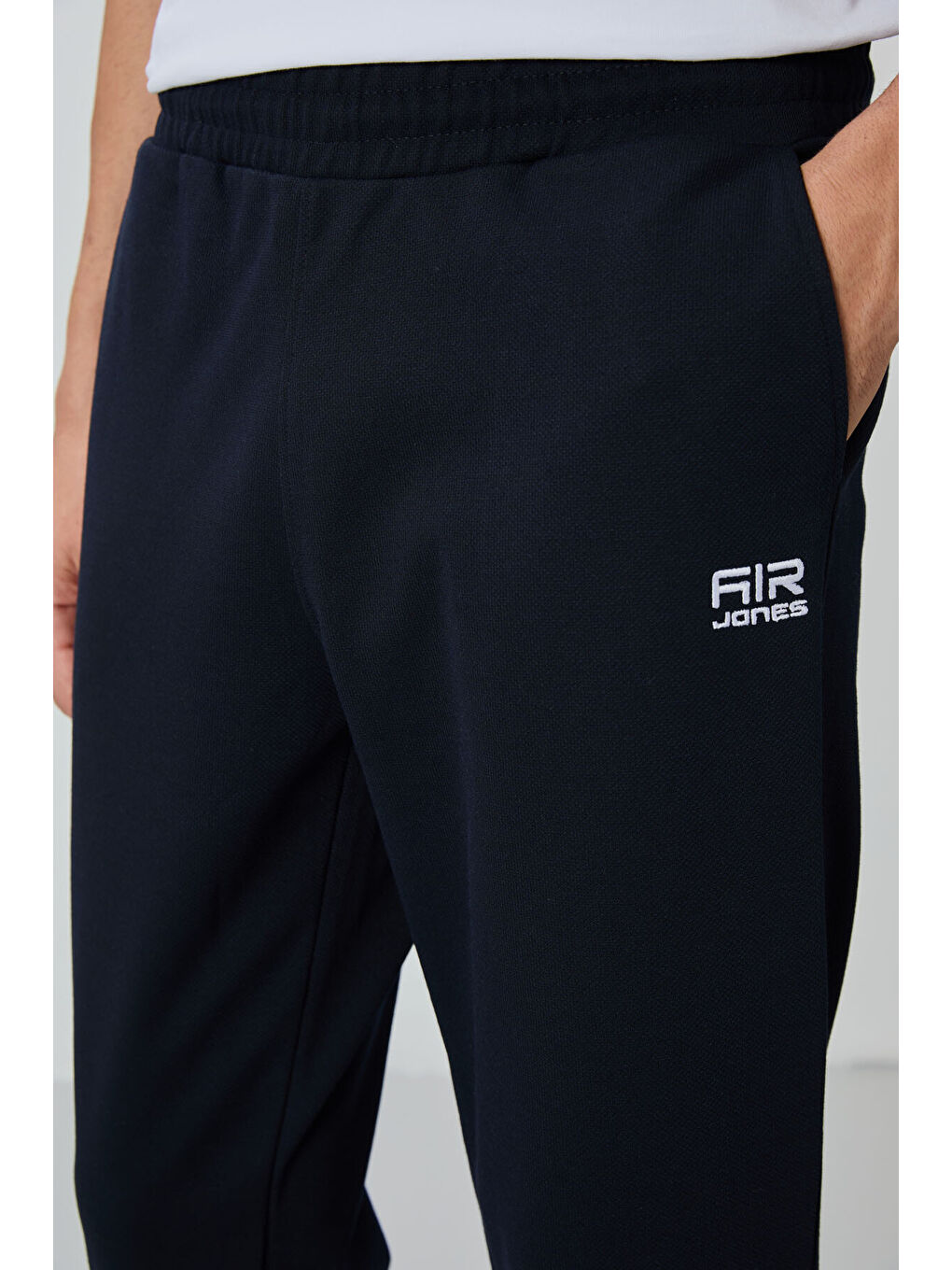 Lacivert Dik Yaka Gizli Cep Detaylı Standart Kalıp Erkek Eşofman Takım - 85209-8