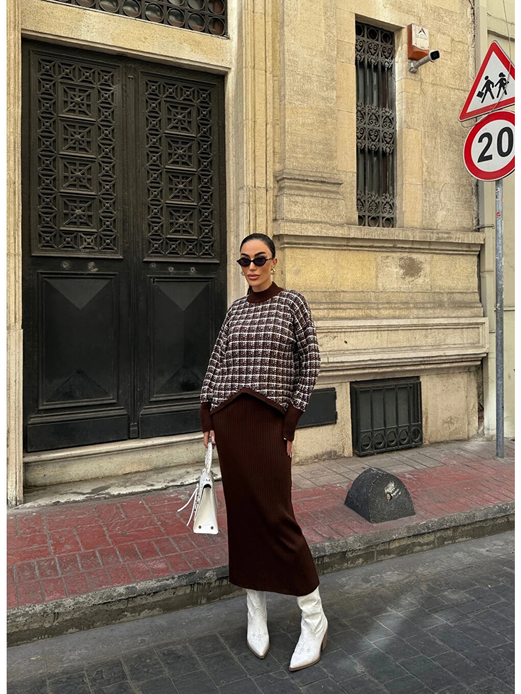 Kahverengi Ekose Desenli Kazak ve Elbise Triko Takım Kahve