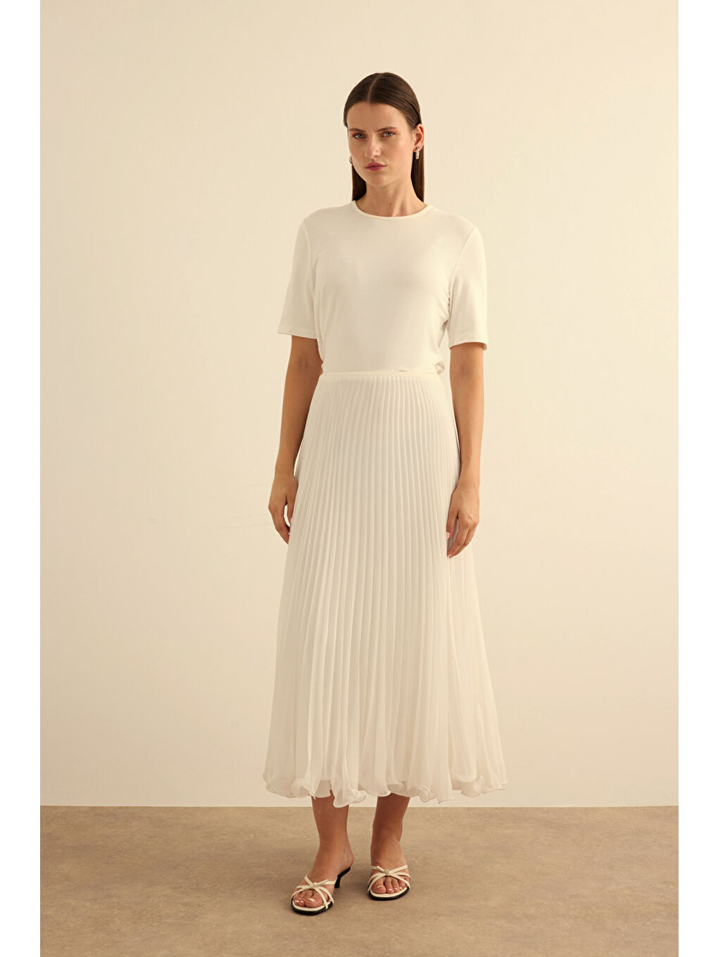 Ekru Etek Ucu Misinalı Pliseli Etek