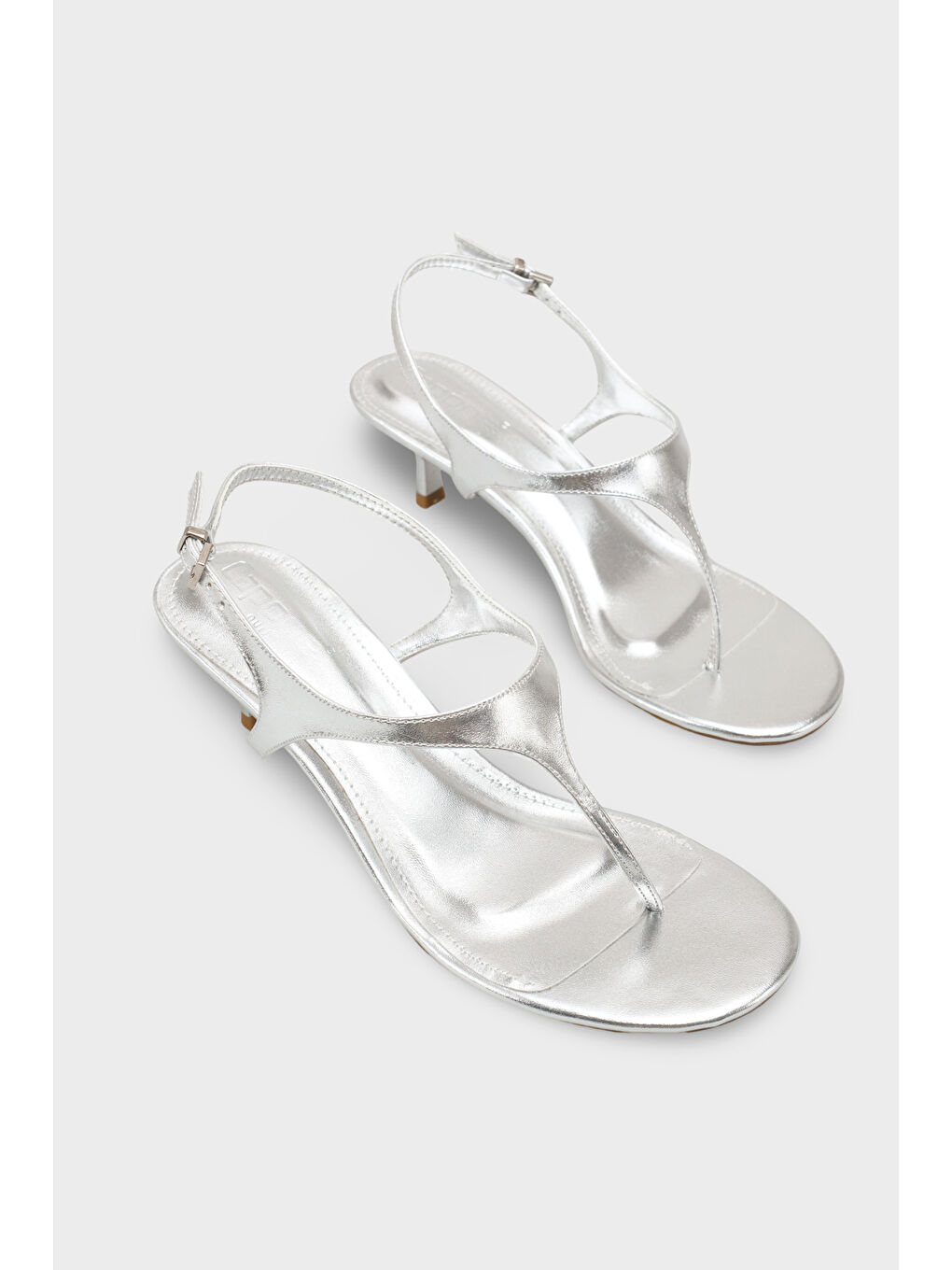 Gri Corella Yuvarlak Burunlu Parmak Arası Orta Topuklu Kadın Ayakkabı-1