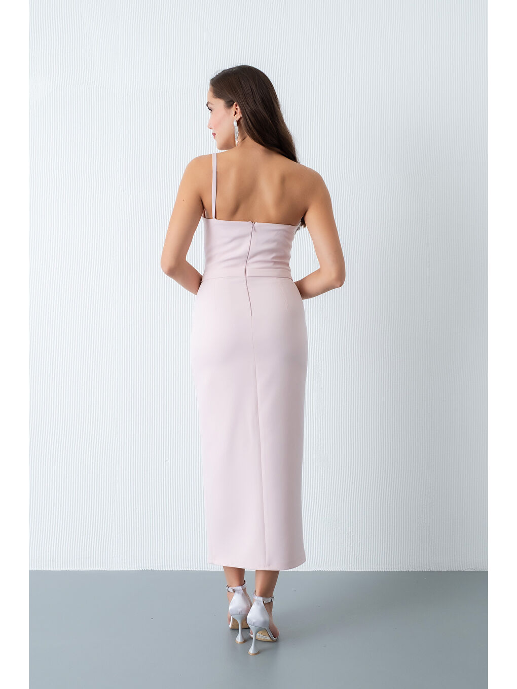 Pembe Kadın Pudra Sırt Dekolteli Taşlı Midi Abiye Elbise-4