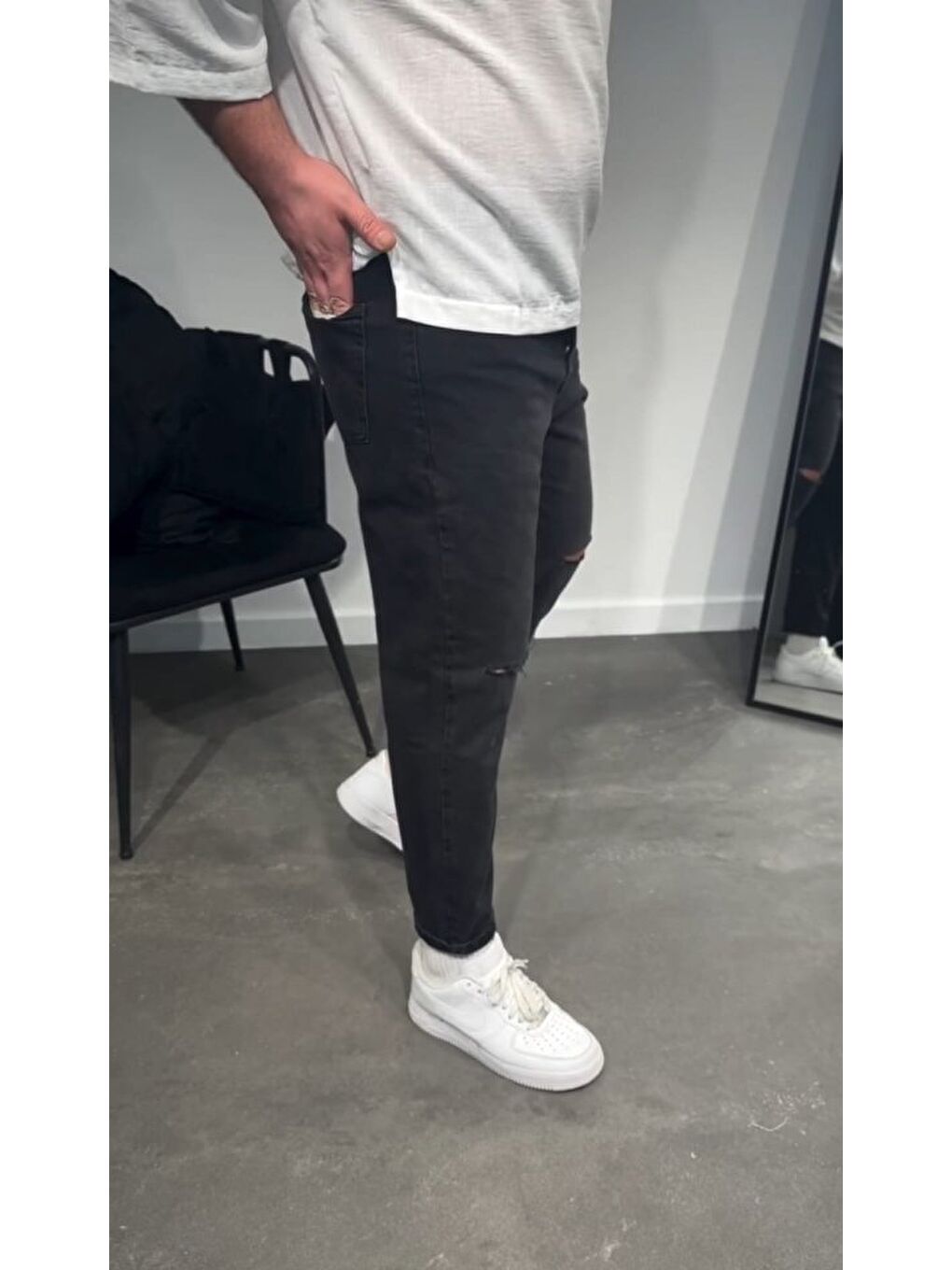 Erkek Siyah Dizi Yırtık Boyfriend Jean