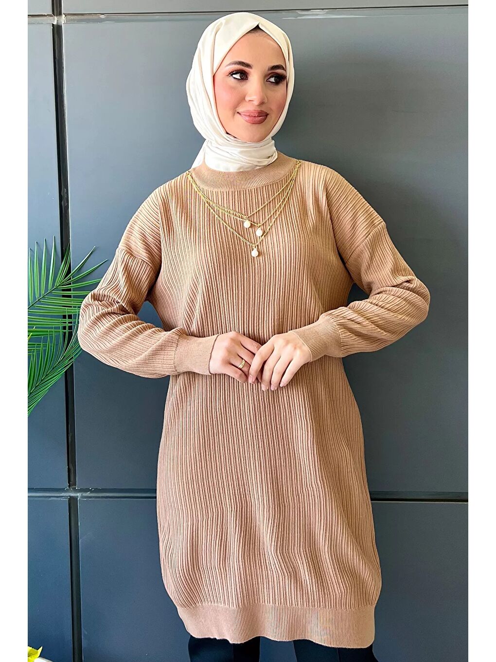 Ekru Kadın Bisiklet Yaka Aksesuar Detaylı Tesettür Triko Tunik