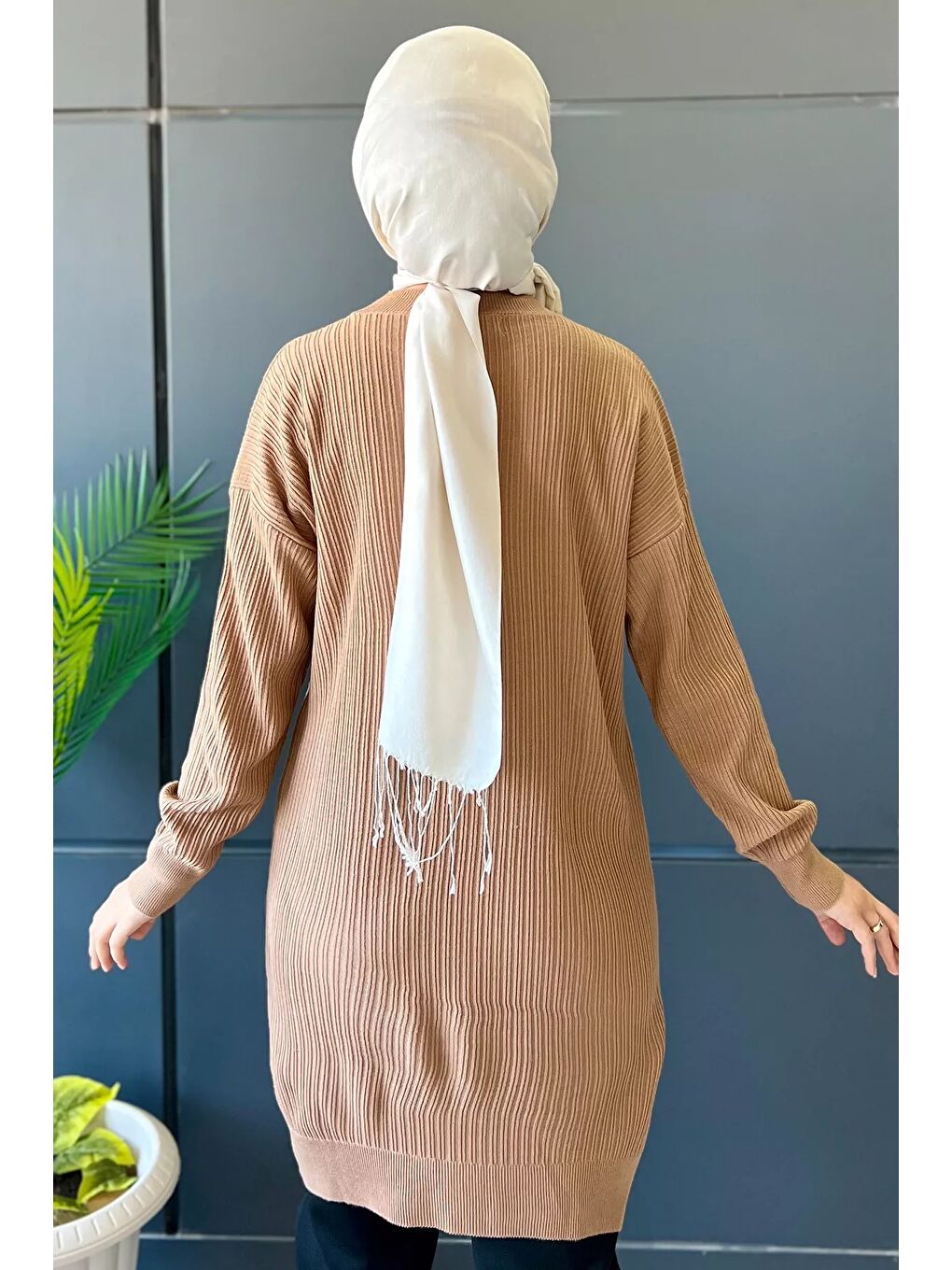 Ekru Kadın Bisiklet Yaka Aksesuar Detaylı Tesettür Triko Tunik-3