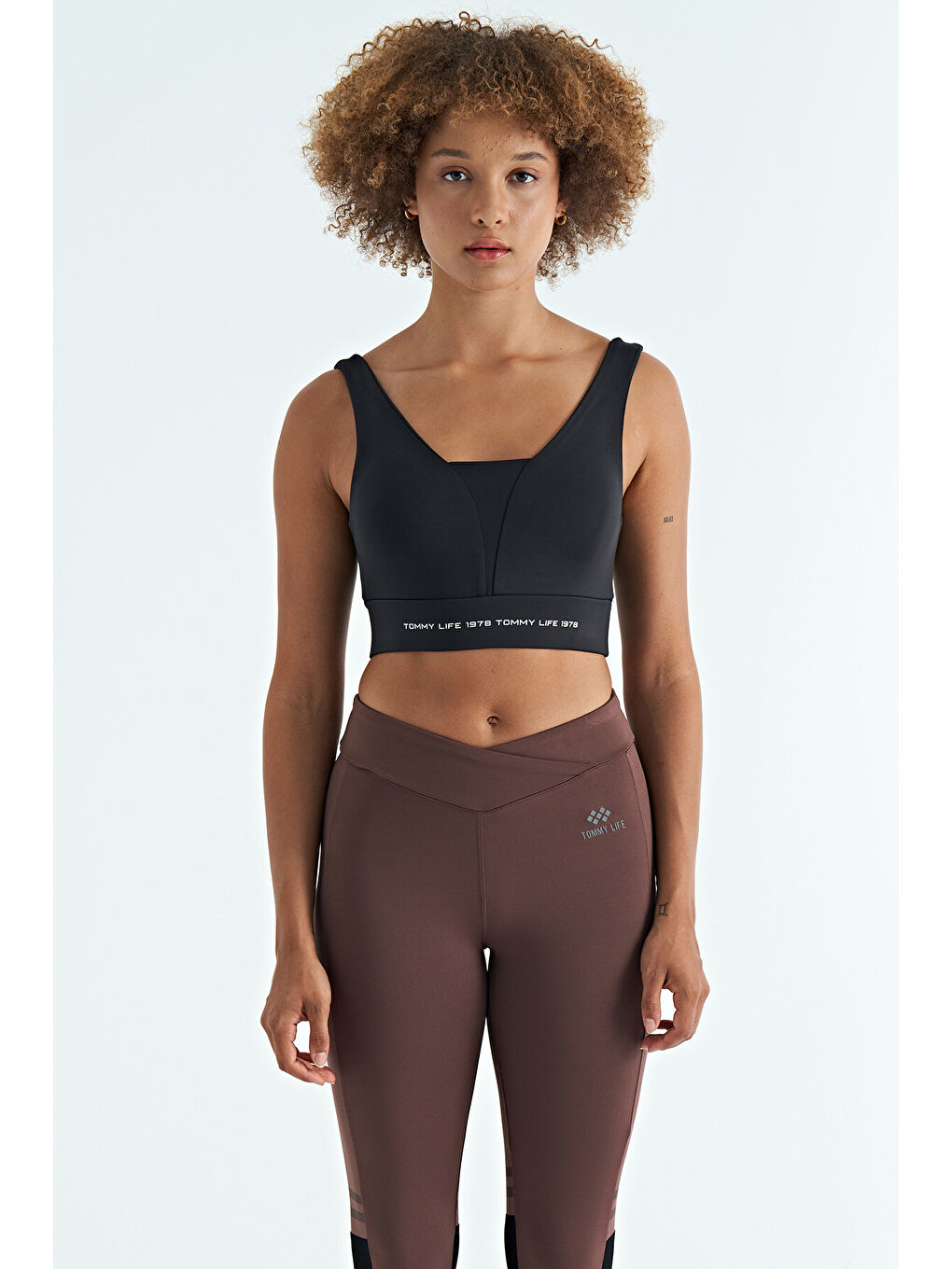 Siyah Yazı Baskılı Renk Bloklu Dar Kalıp Dalgıç Kumaş Kadın Büstiyer - 97271