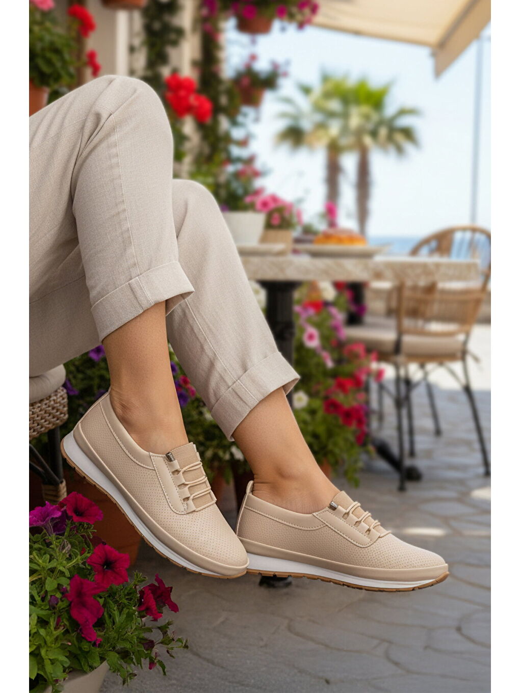 Bej Lastik Bağcıklı Hafif Esnek Kadın Casual Ayakkabı 034 Z-2