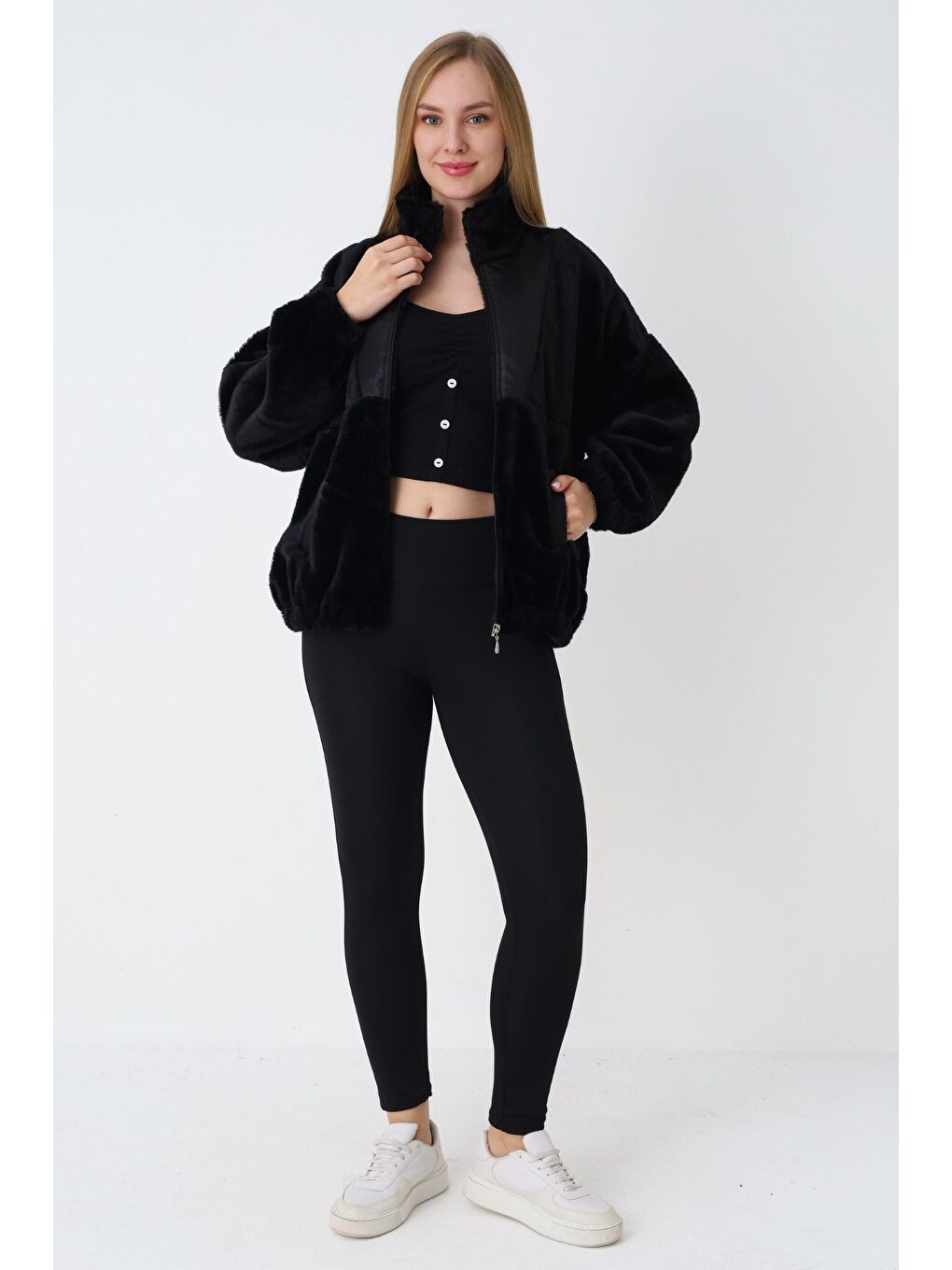 Kadın Siyah Fermuarlı Pelüş Cepli Uzun Kollu Hırka-4