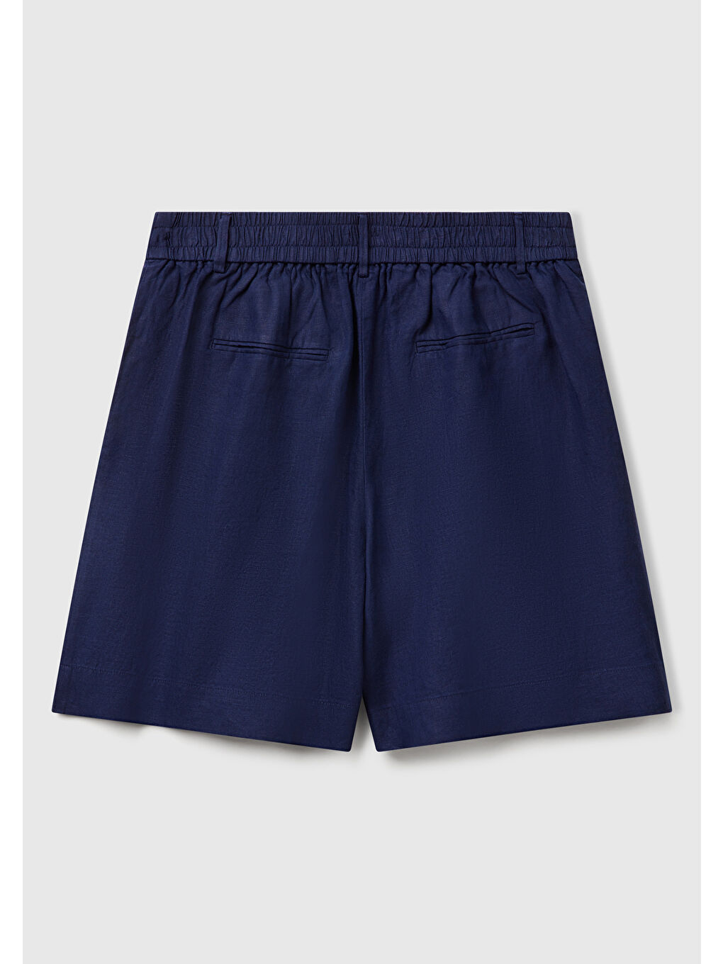 Kadın Lacivert %100 Keten Arka Beli Lastikli Pileli Relax Fit Bermuda Şort-3