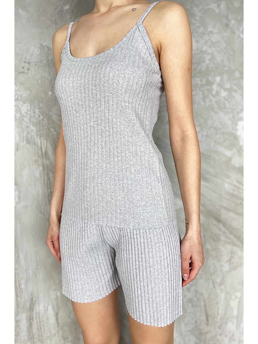 Gri Kadın Kendinden Çizgi Desenli Şortlu İkili Takım-3