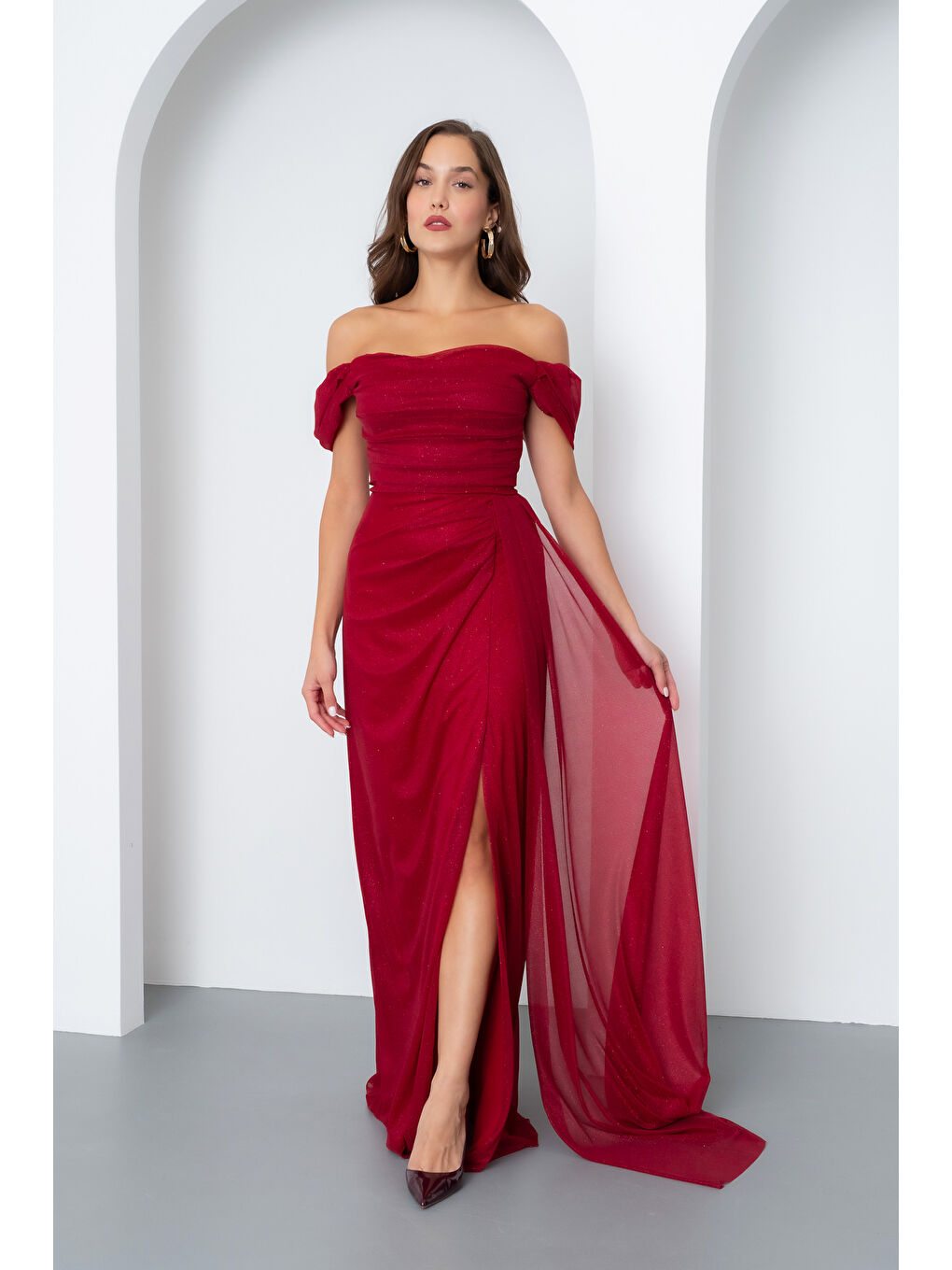 Kadın Bordo Kayık Yaka Drapeli Yırtmaçlı Uzun Simli Abiye Elbise-1