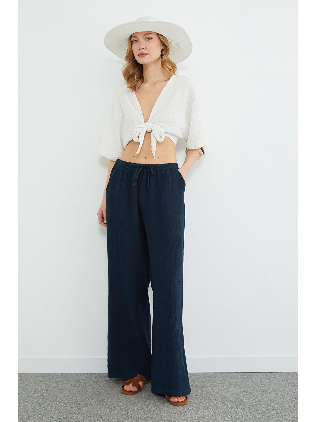 Lacivert Beli Bağlamalı Müslin Kumaş Palazzo Pantolon-1
