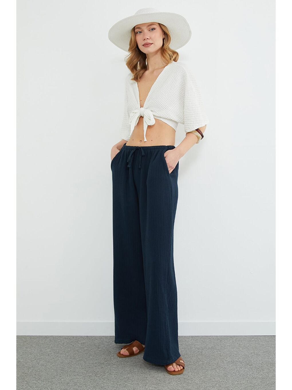 Lacivert Beli Bağlamalı Müslin Kumaş Palazzo Pantolon-3