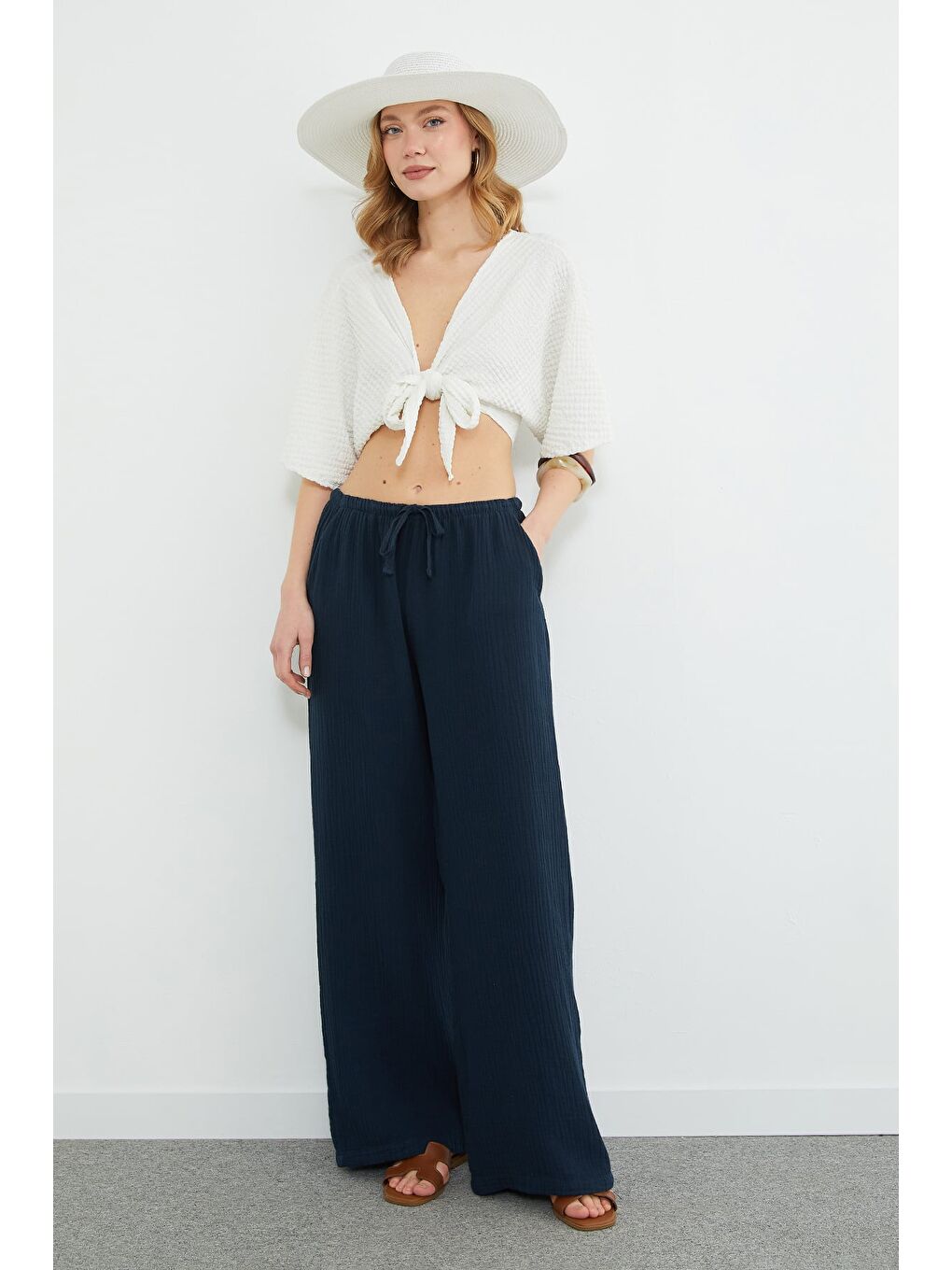 Lacivert Beli Bağlamalı Müslin Kumaş Palazzo Pantolon-4