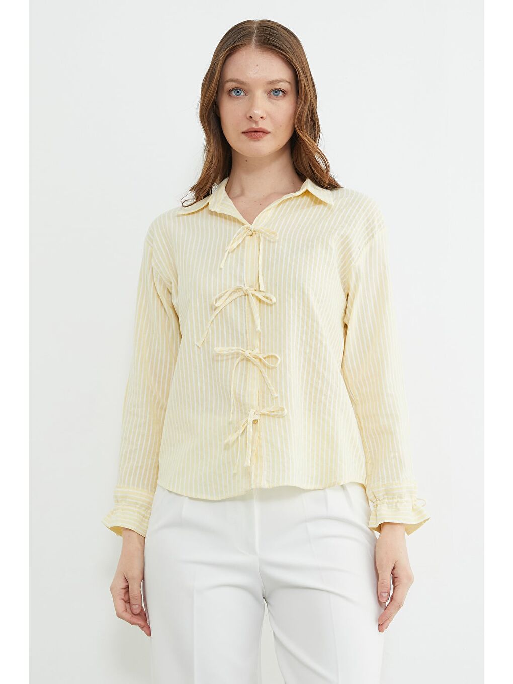 Sarı Çizgili Önü Ve Kolları Bağlama Detaylı Gömlek-1