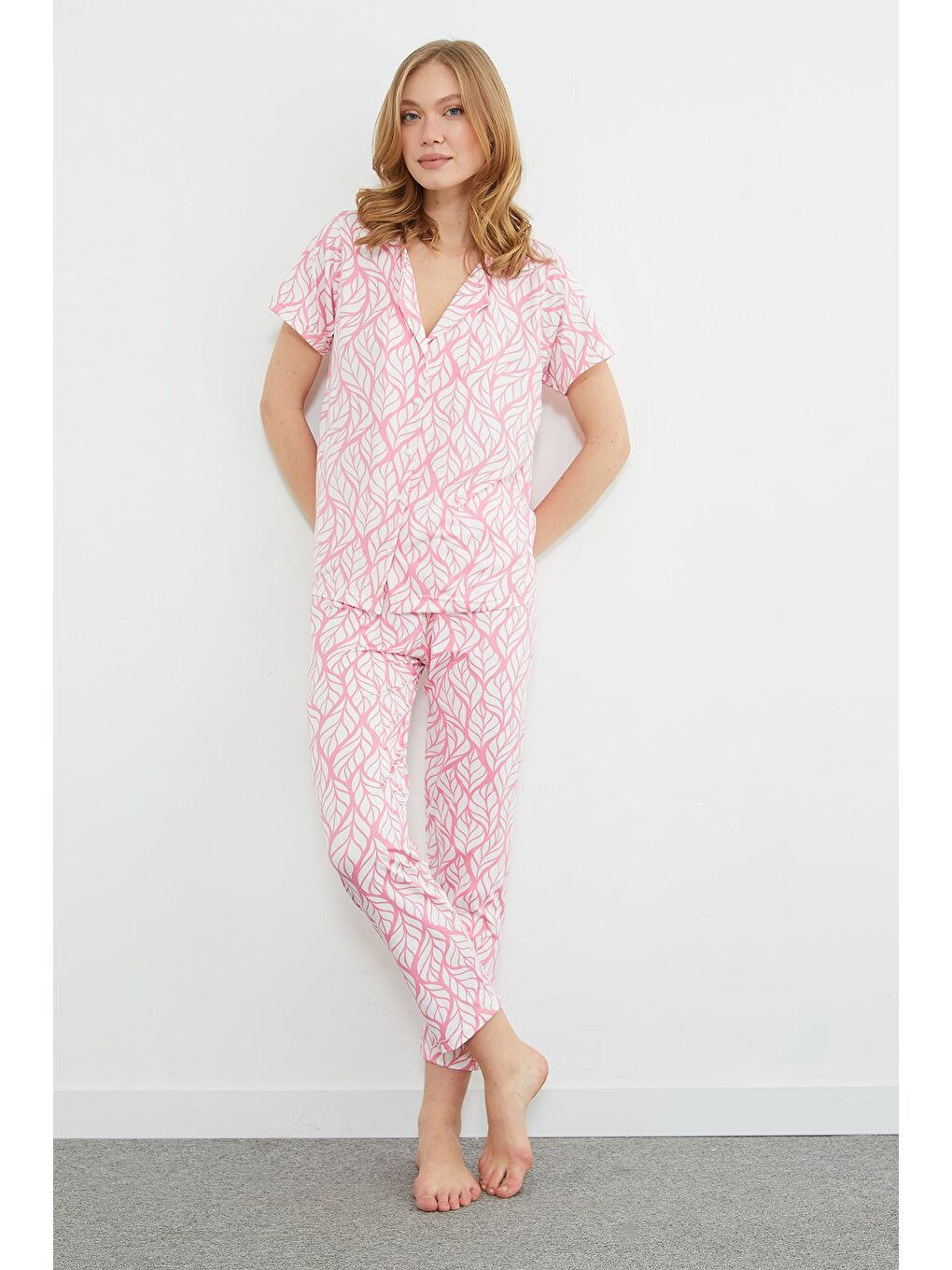 Pembe Çizgili Gömlek Yaka Düğmeli Pijama Takımı-4