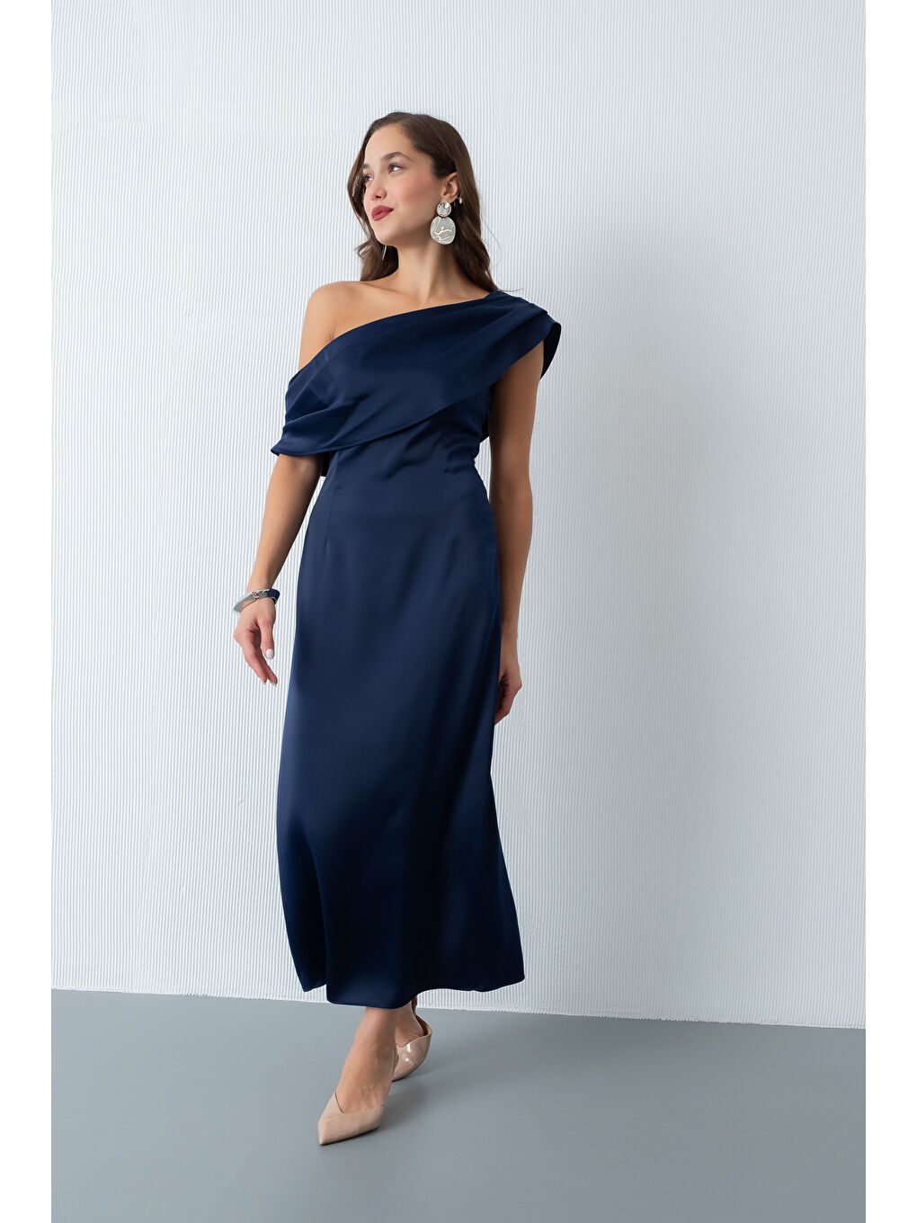 Kadın Lacivert Degaje Yaka Saten Elbise-1