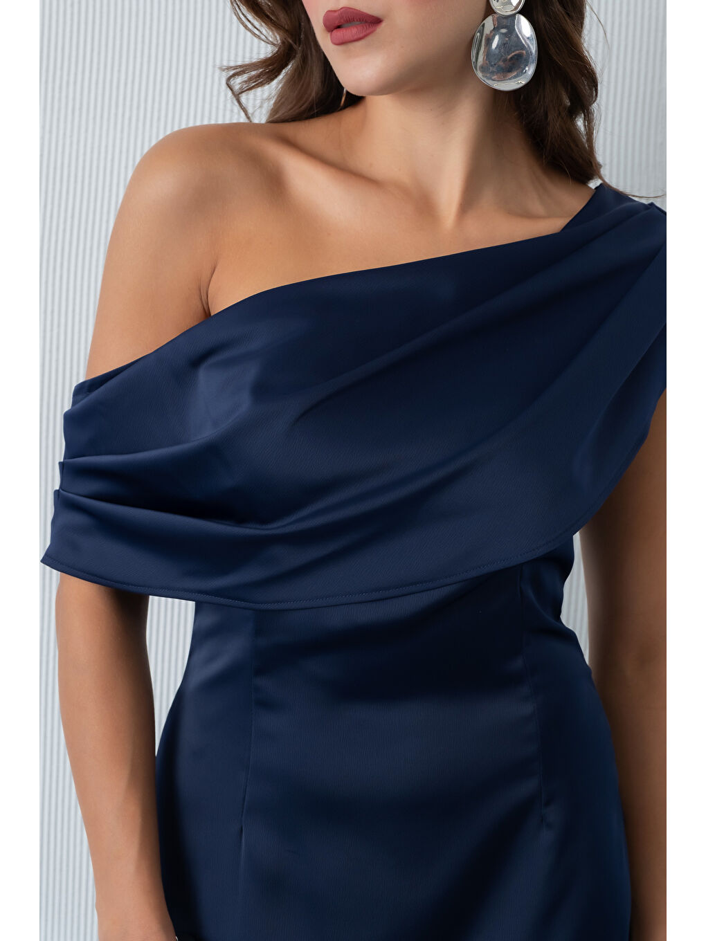 Kadın Lacivert Degaje Yaka Saten Elbise-2