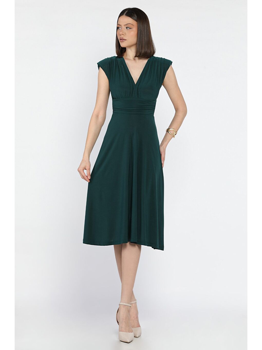 Yeşil Kadın V Yaka Omuz Vatkalı Pileli Kiloş Elbise-1