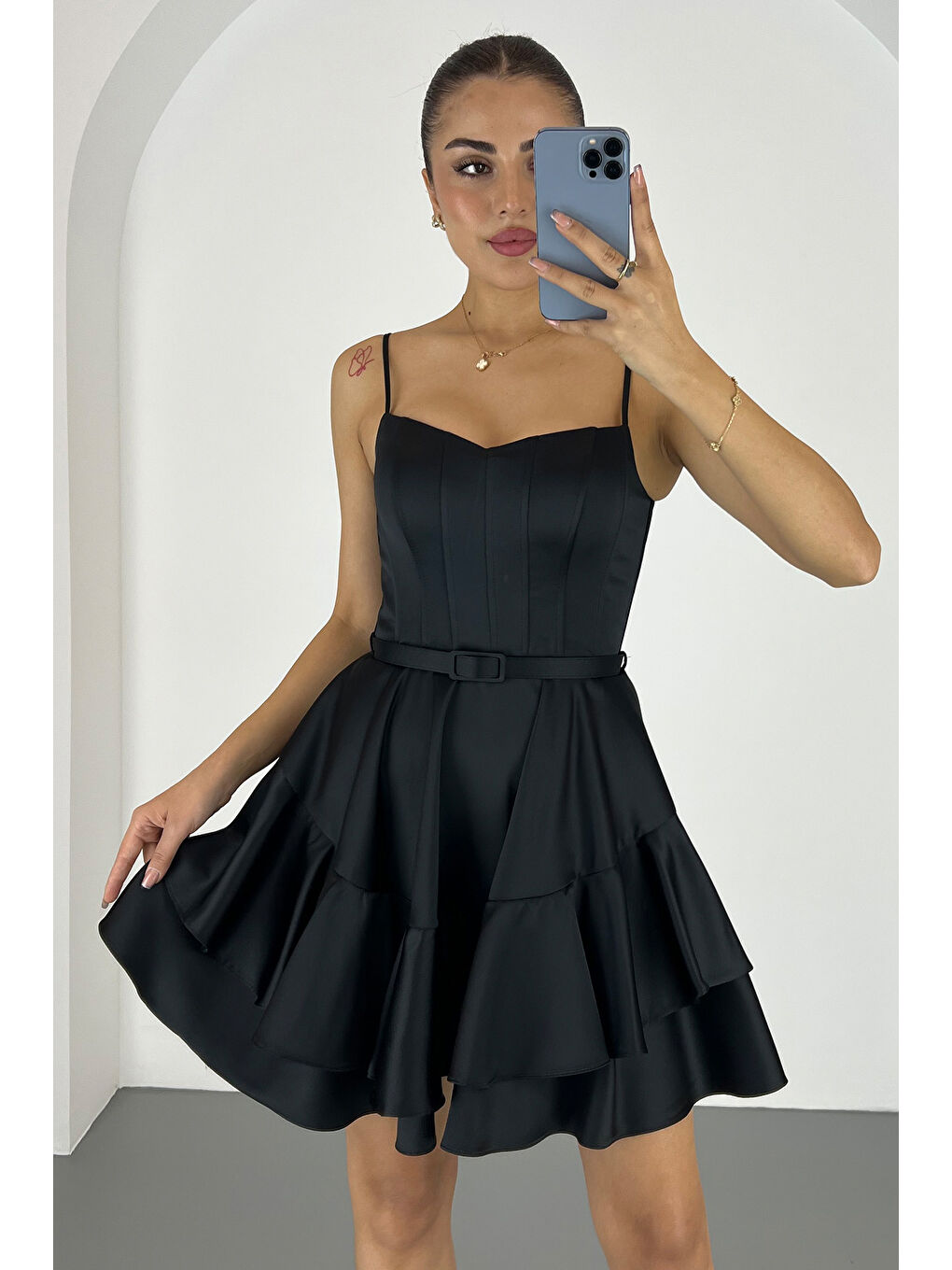 Kadın Siyah Askılı Kısa Saten Mezuniyet Abiye Elbise-1