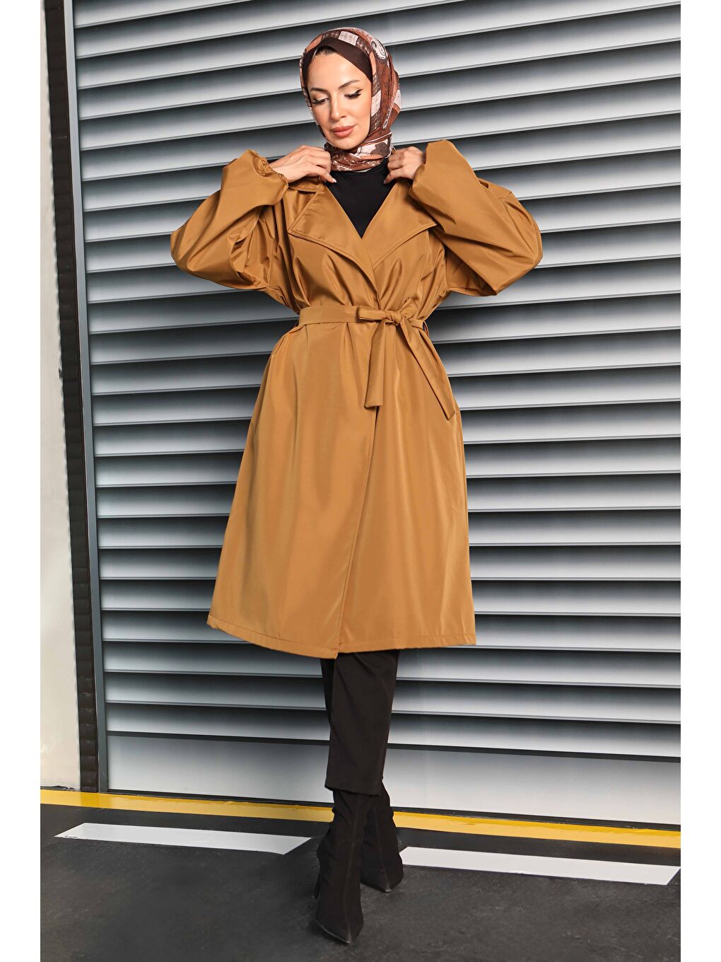 Kahverengi Kuşaklı Kolu Lastikli Miranda Trençkot Taba - 27603-1