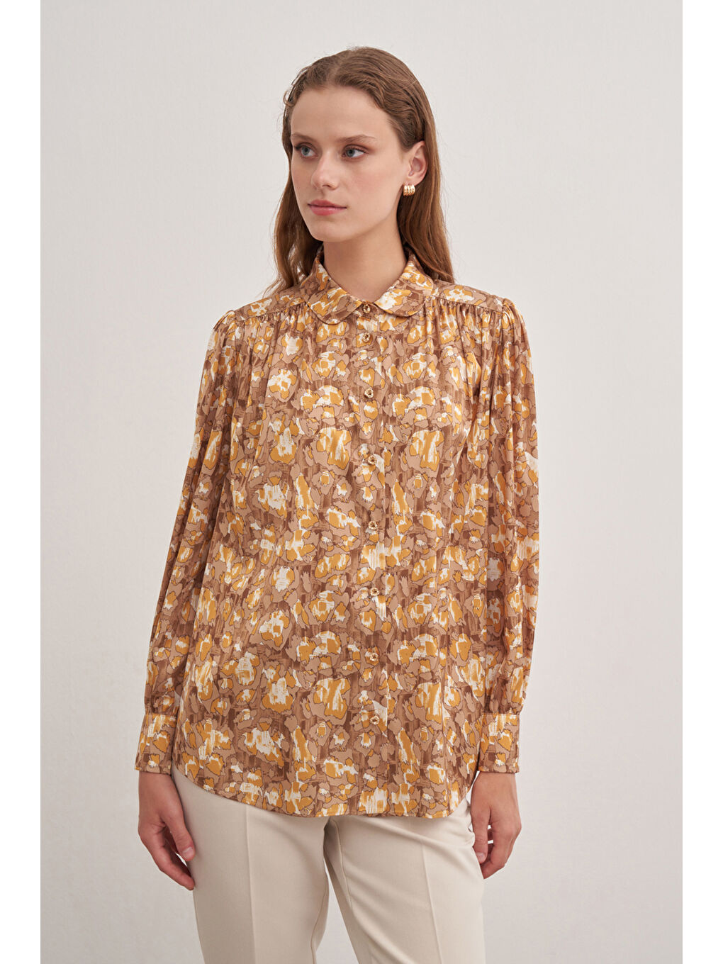Kahverengi 2232111 Yakası Düğmeli Baskılı Bluz-1