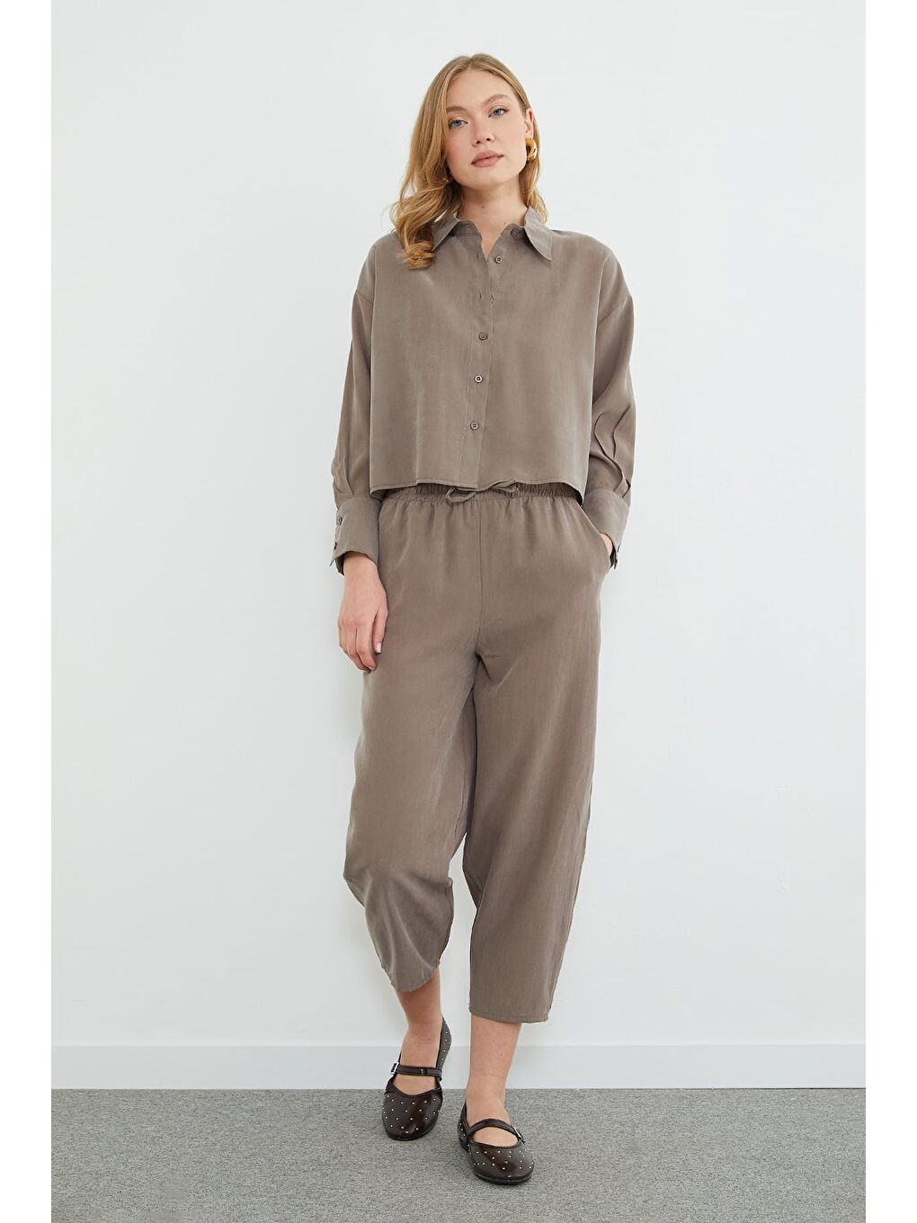 Bej Beli Lastikli Cepli Lyocell Kumaş Pantolon-3