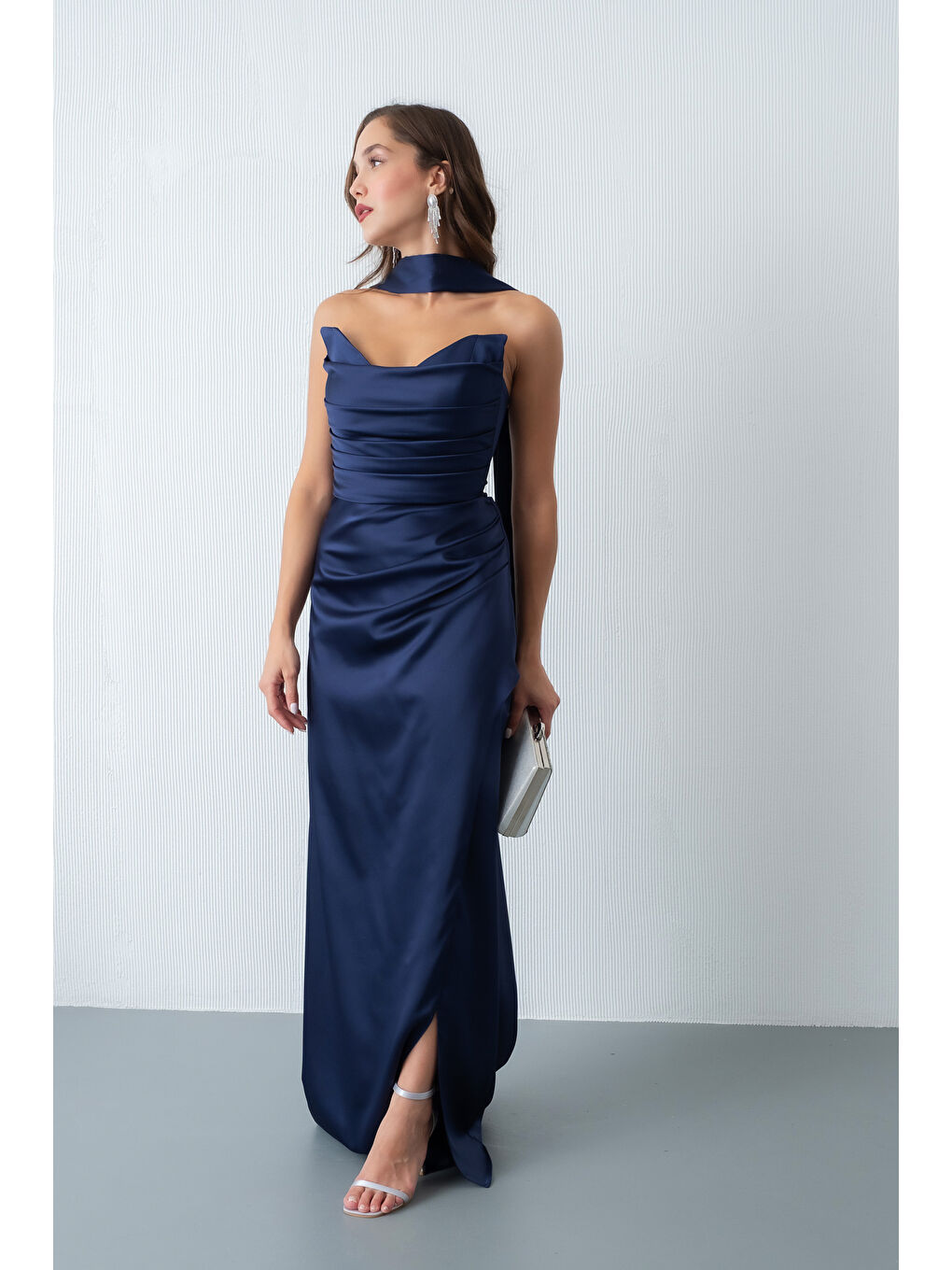 Kadın Lacivert Şal Yaka Saten Uzun Abiye Elbise-1
