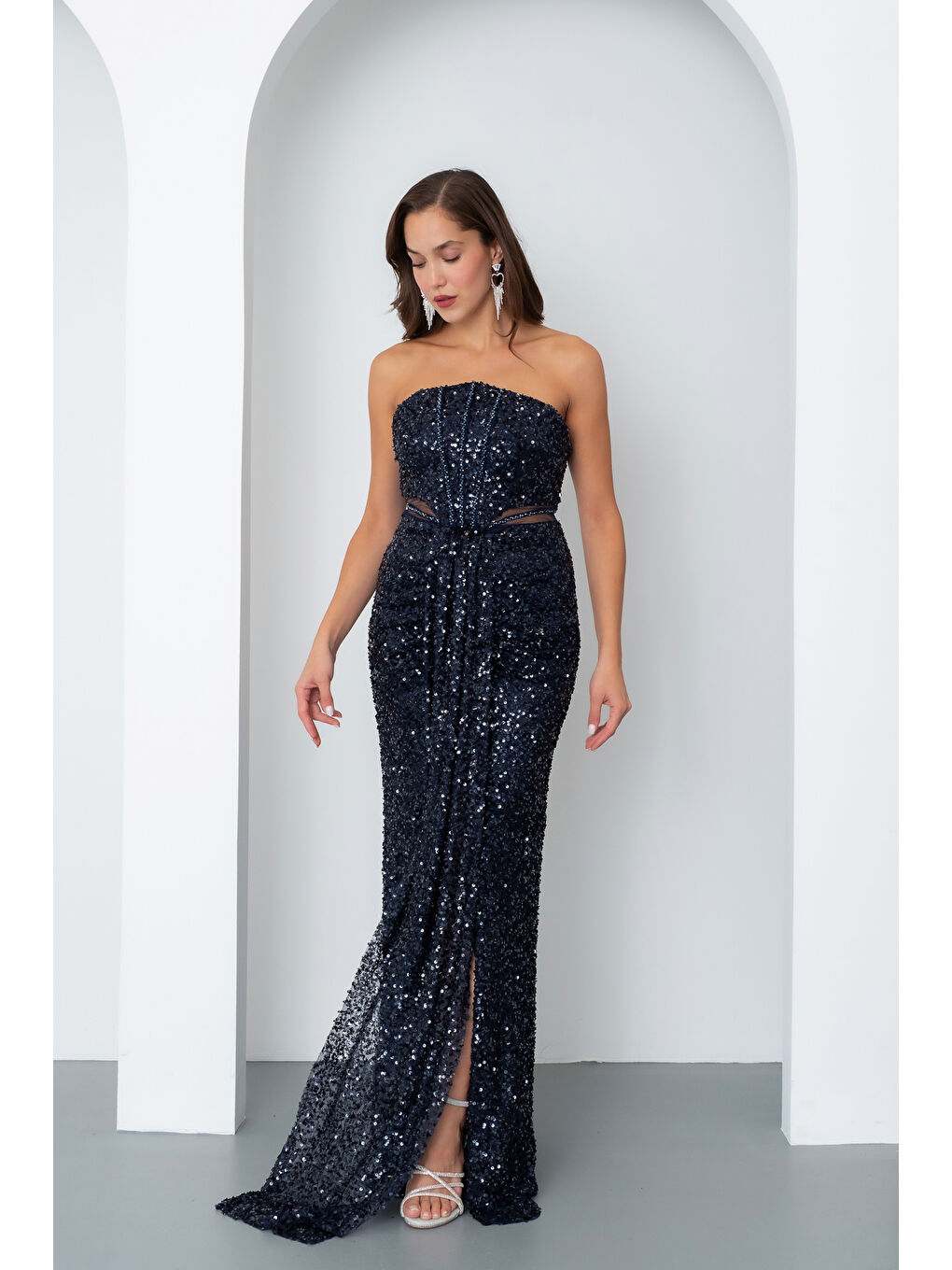 Kadın Lacivert Straplez Yırtmaçlı Uzun Abiye Elbise-1