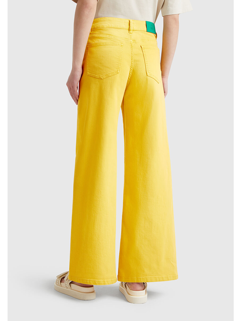 Kadın Sarı Streç Pamuklu Arkası Logo Etiketli Bol Kesim Pantolon-2