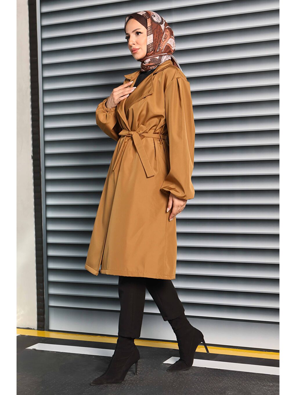 Kahverengi Kuşaklı Kolu Lastikli Miranda Trençkot Taba - 27603-2