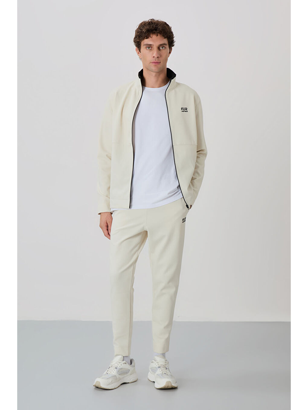 Bej Dik Yaka Gizli Cep Detaylı Standart Kalıp Erkek Eşofman Takım - 85209