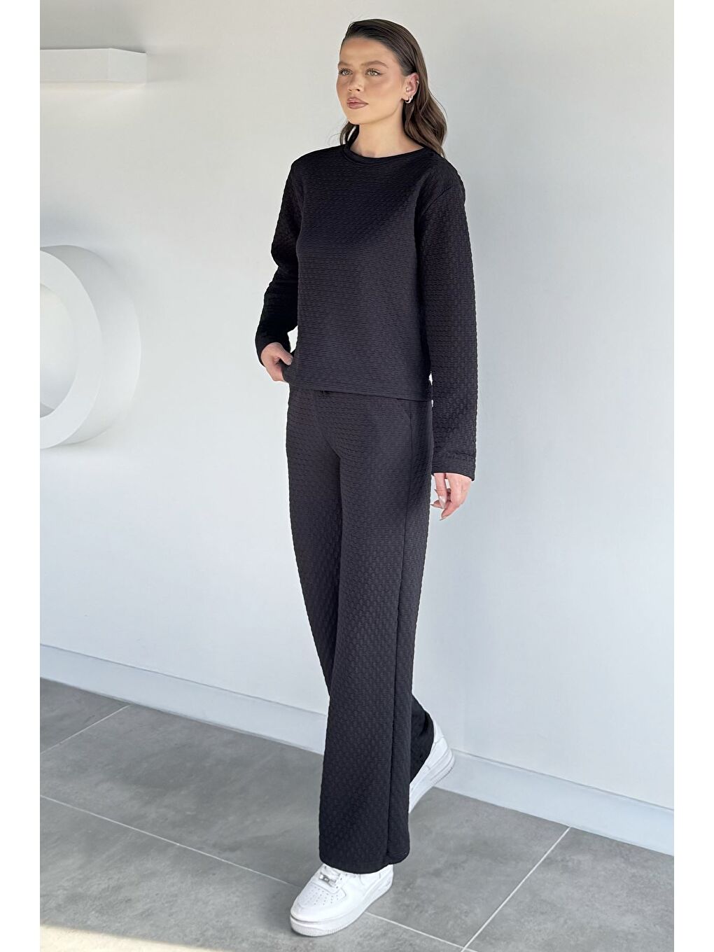 Siyah Kendinden Desenli Bluz Pantolon İkili Takım-3