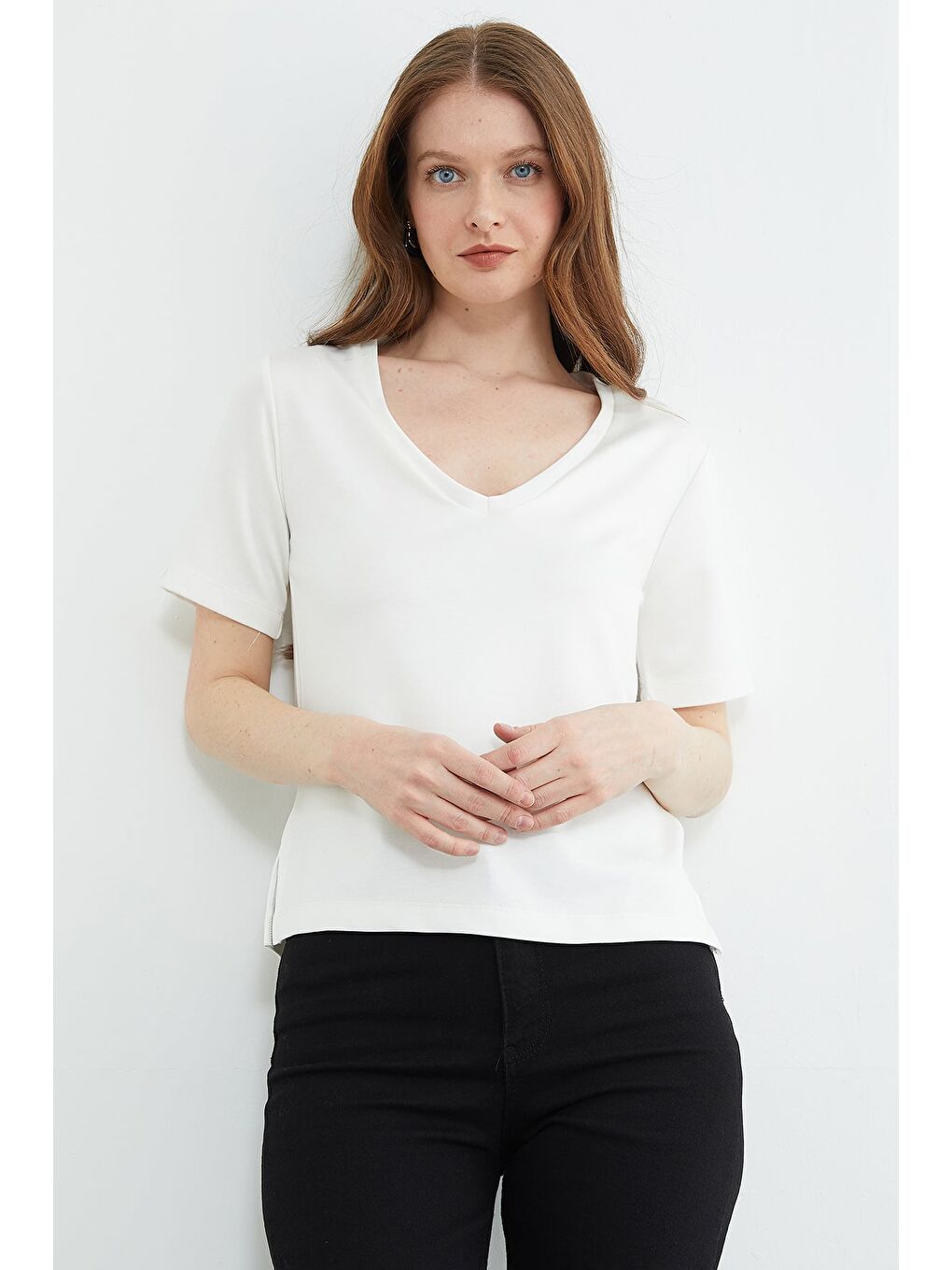 Beyaz Basic V Yaka Modal Tişört-1